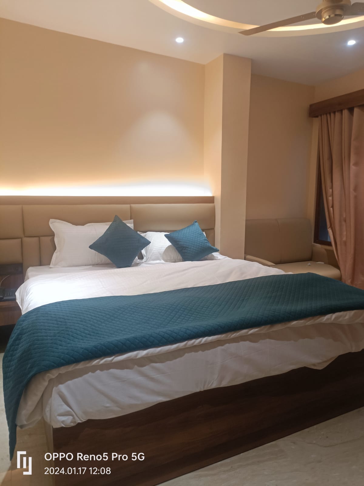 Double or Twin One Bedroom One Bathroom