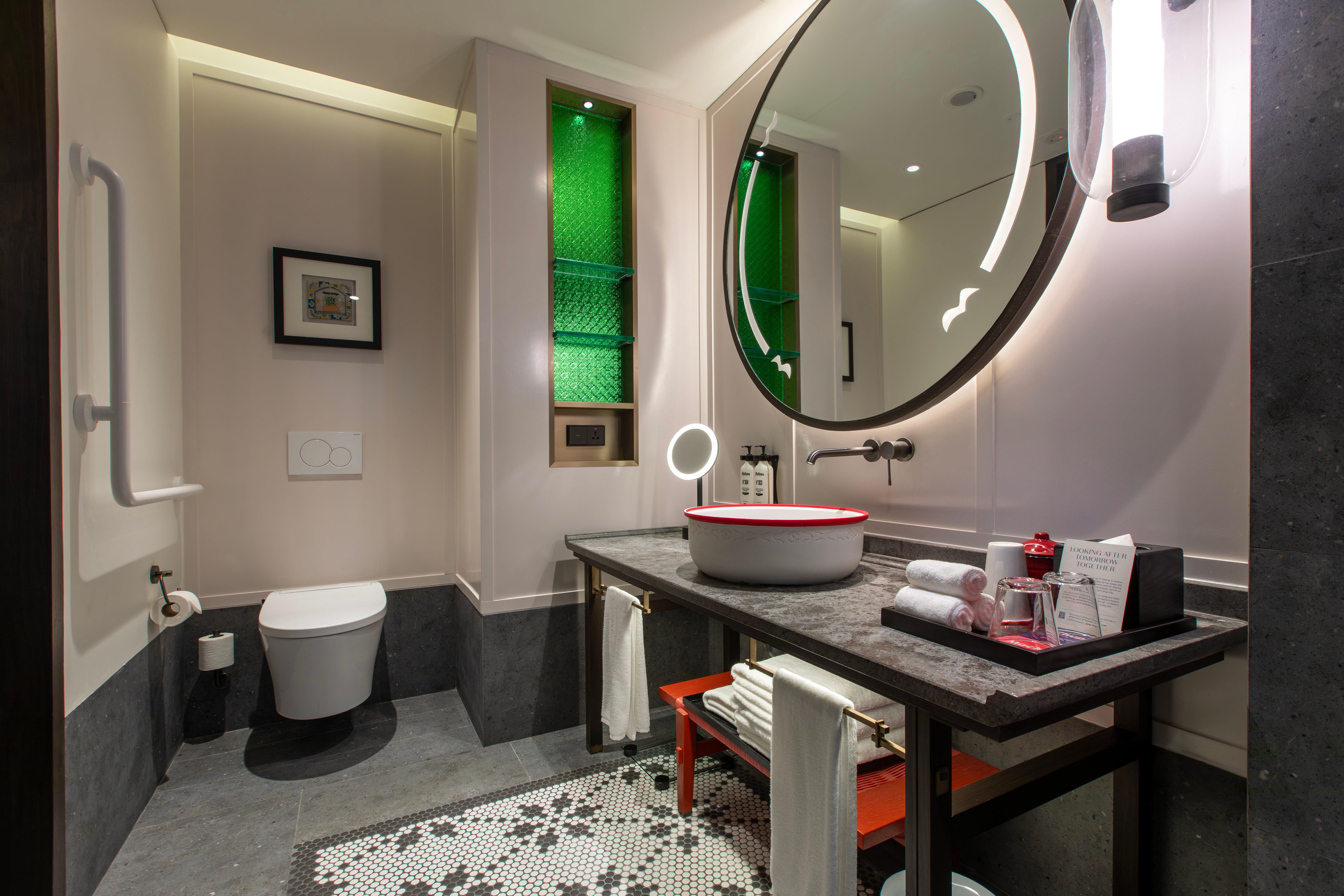 Double Accessible King Size Bed