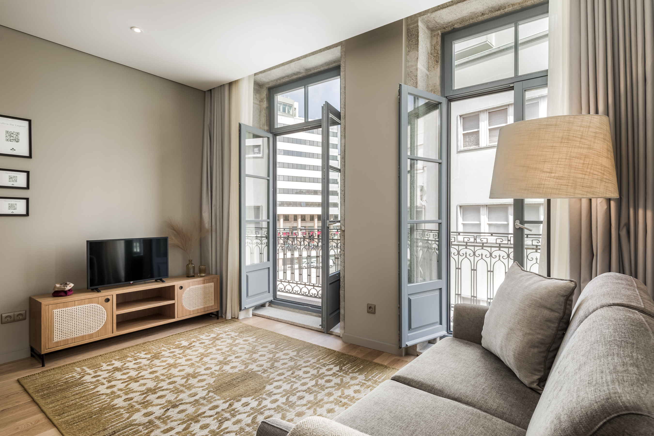 Apartment Deluxe City View