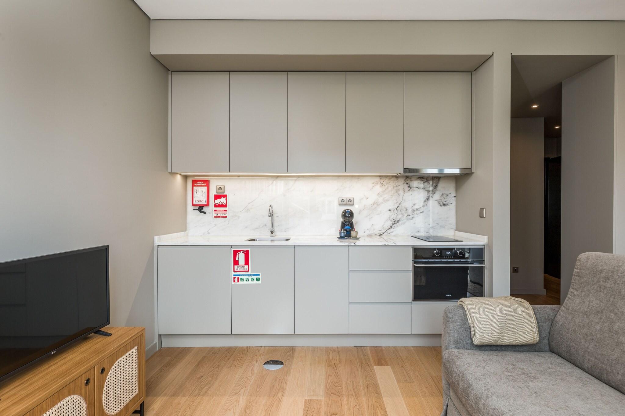 Studio Queen Size Bed