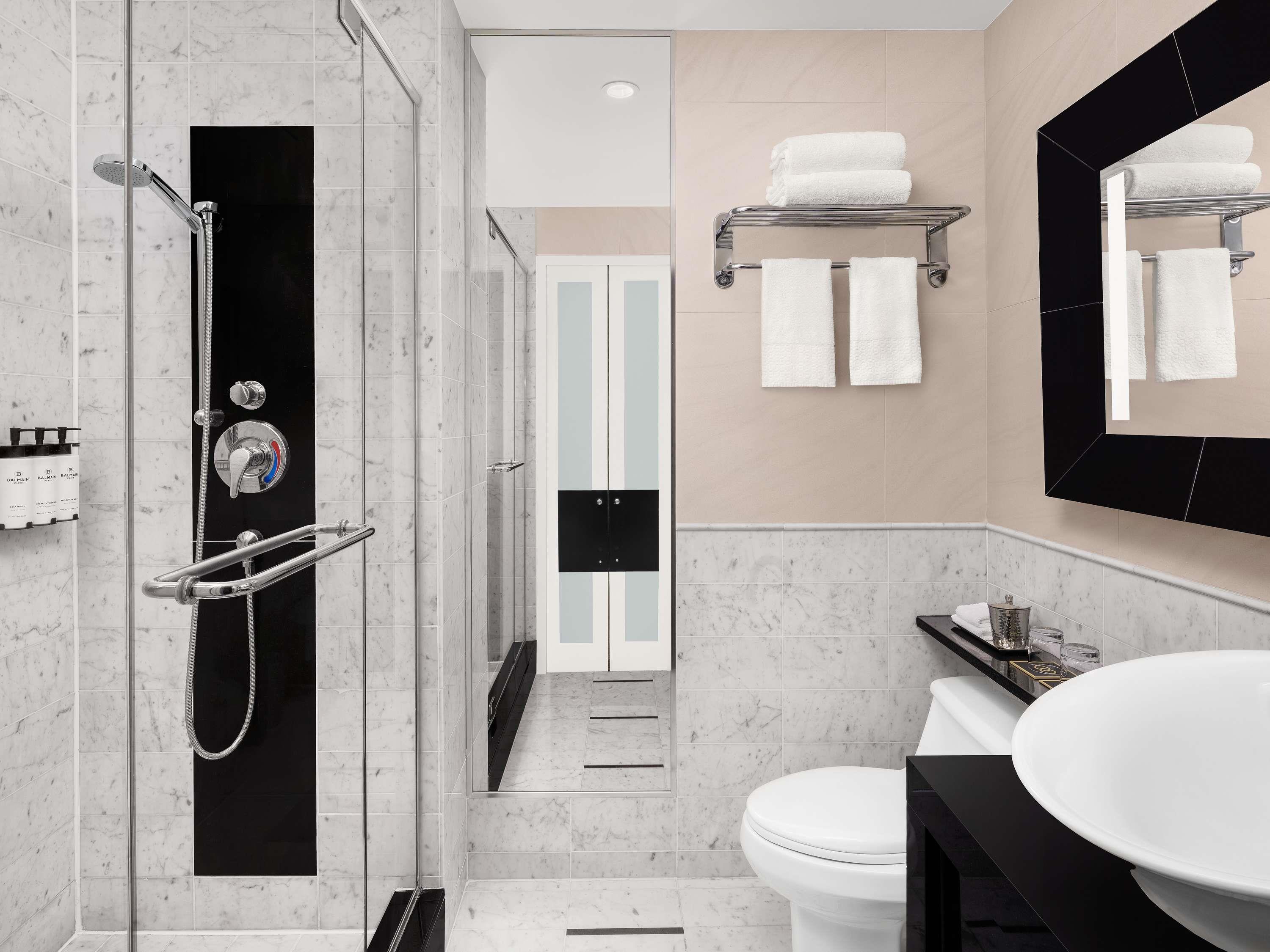 Double Deluxe King Bed