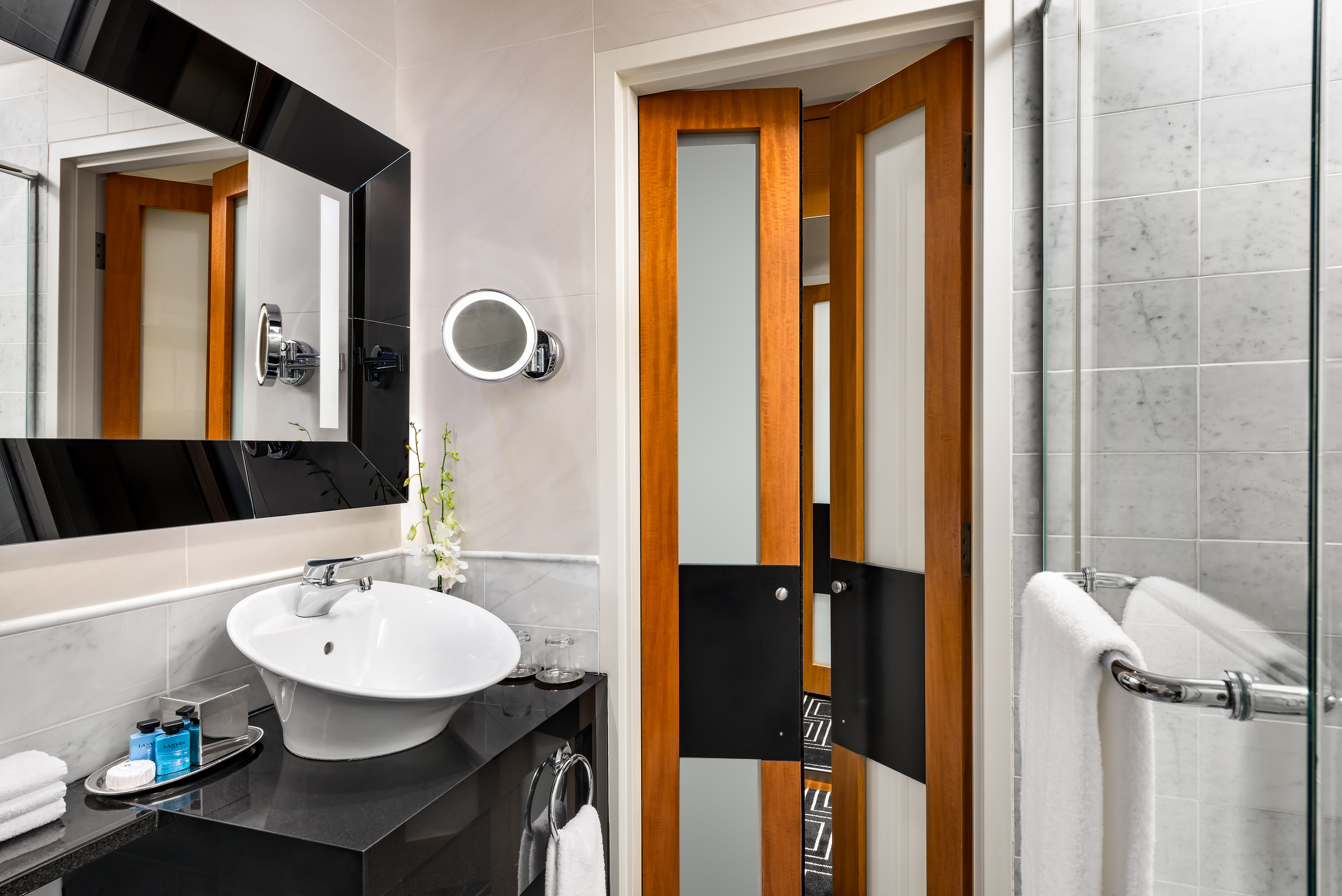 Double Deluxe City View King Bed