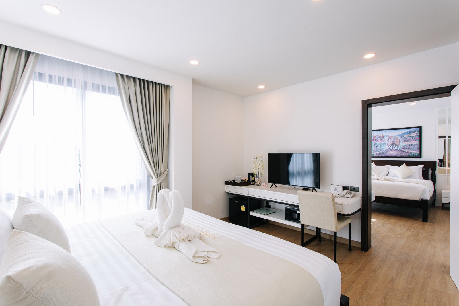 Quadruple Two Bedrooms One Bathroom