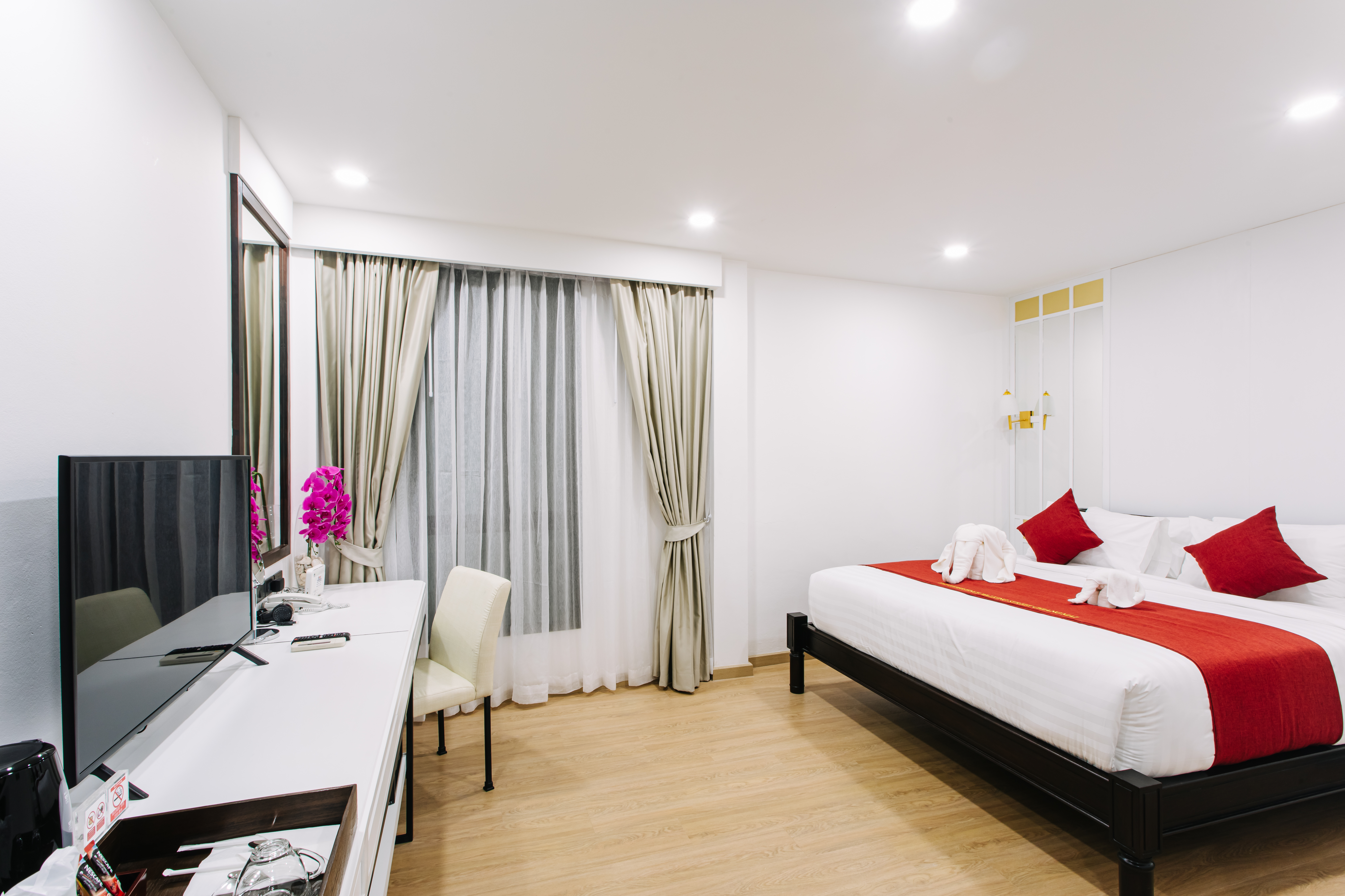 Double or Twin One Bedroom One Bathroom