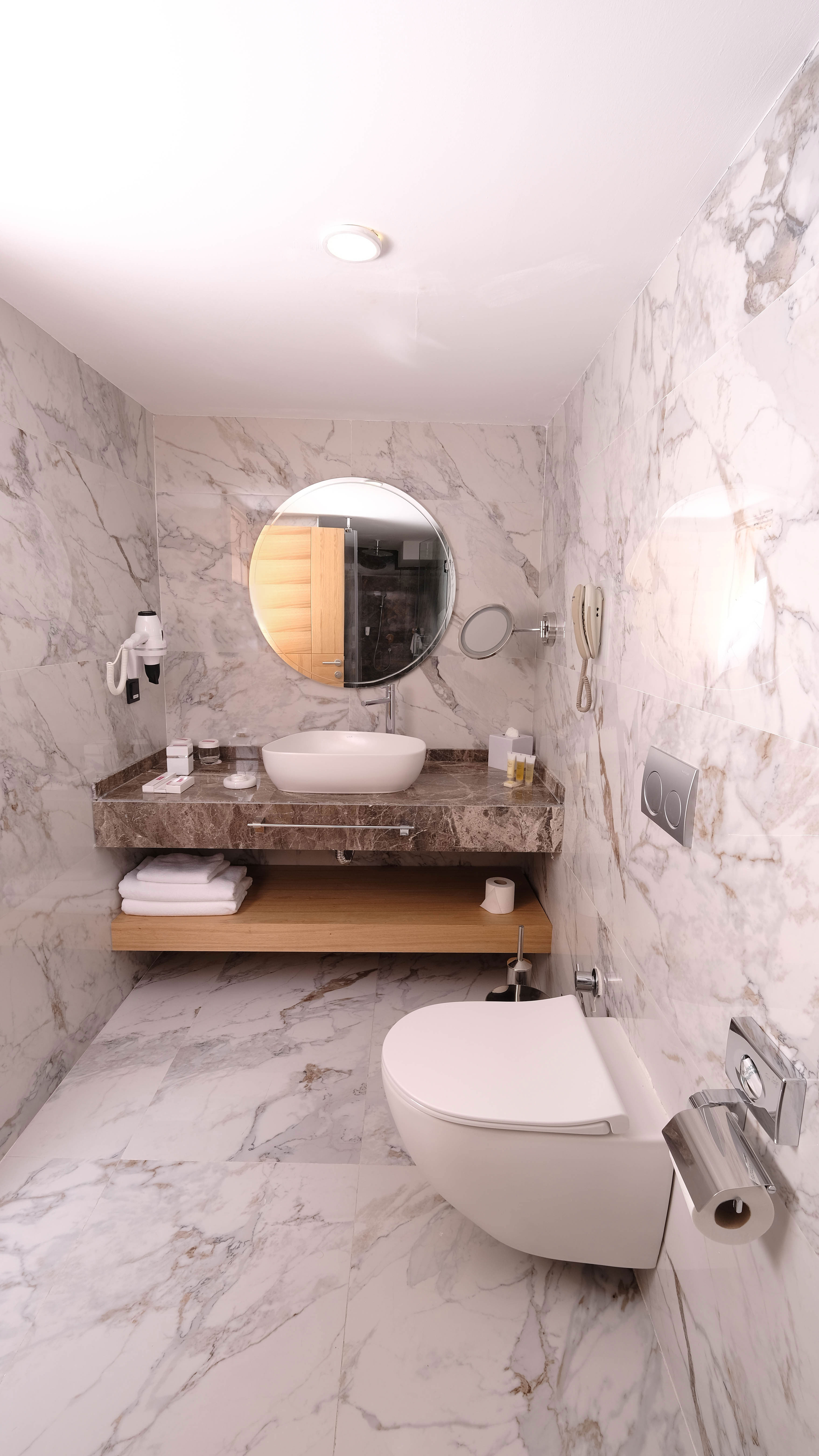 Suite Queen Size Bed