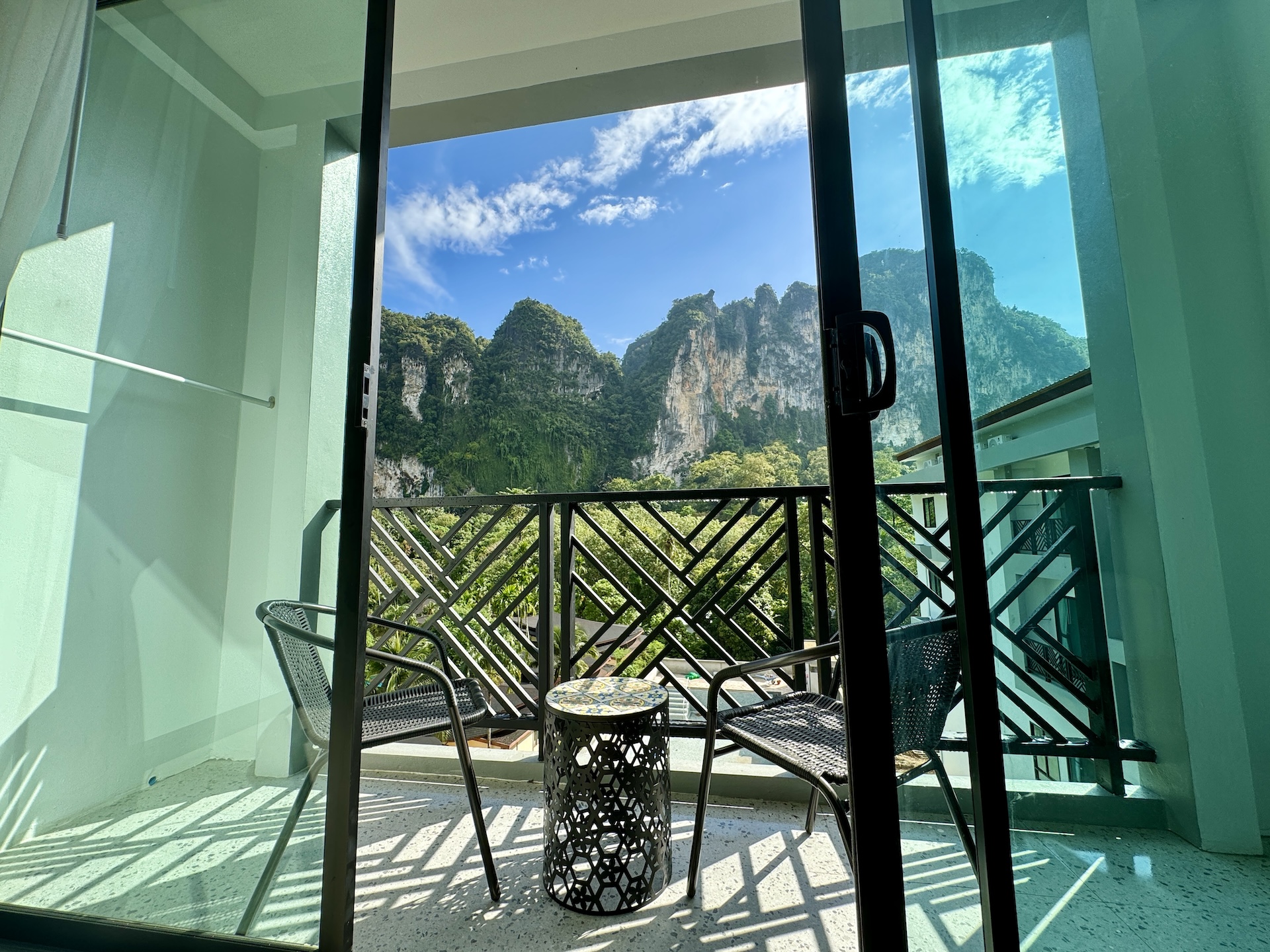 Double King Bed One Bedroom 