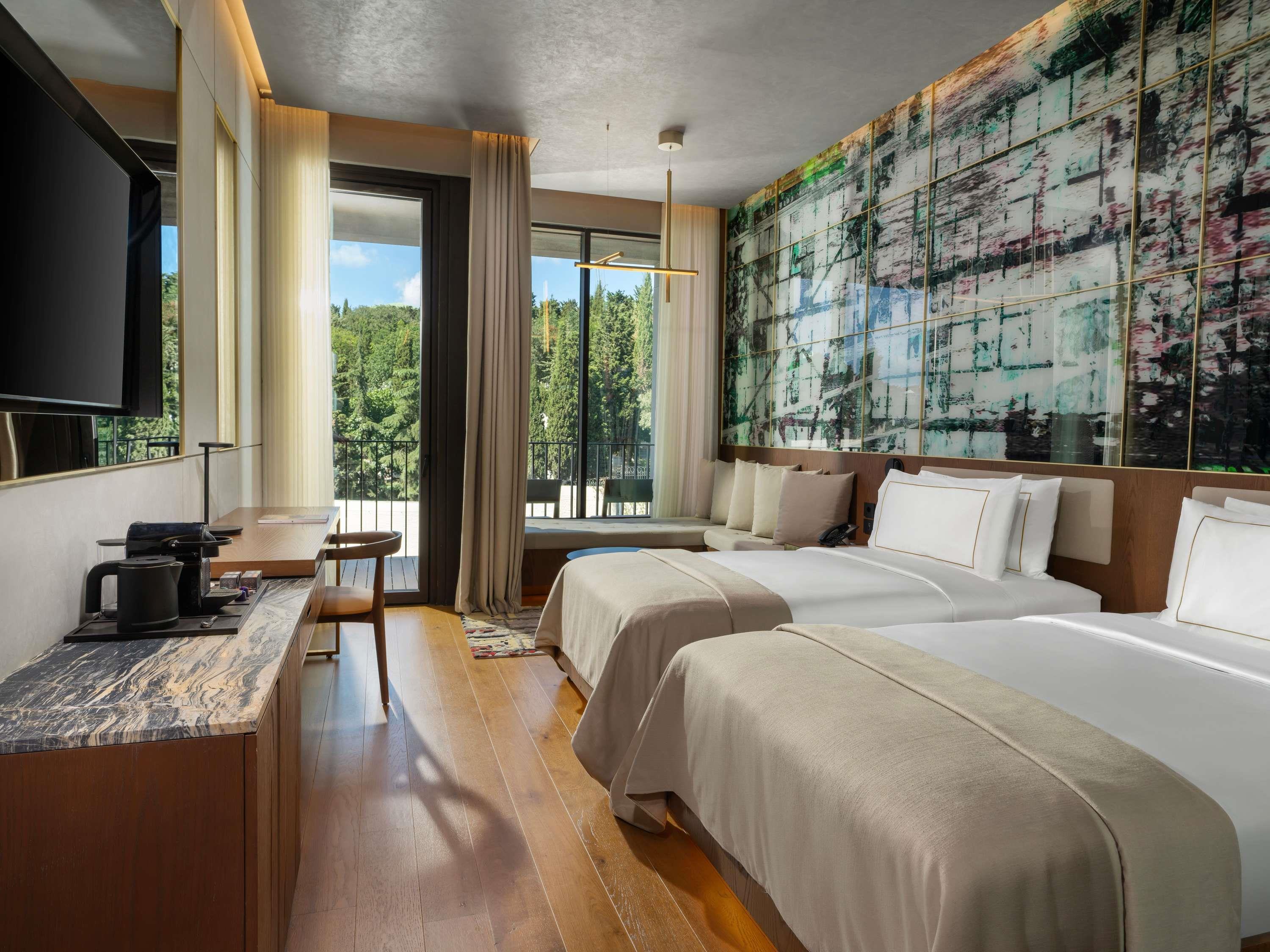 Family Room Connecting Room