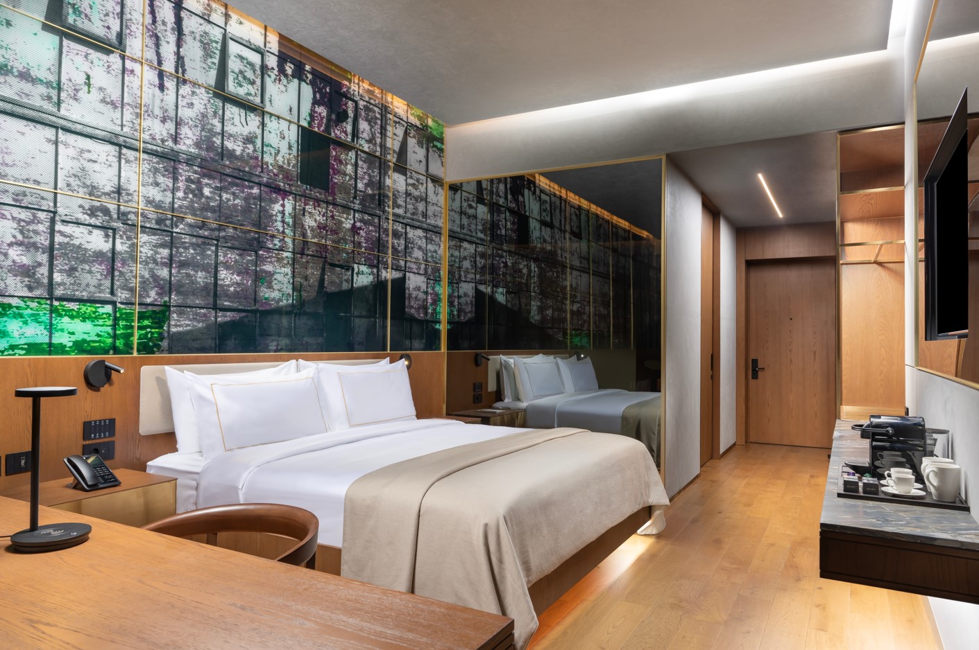 Double Deluxe One Bed