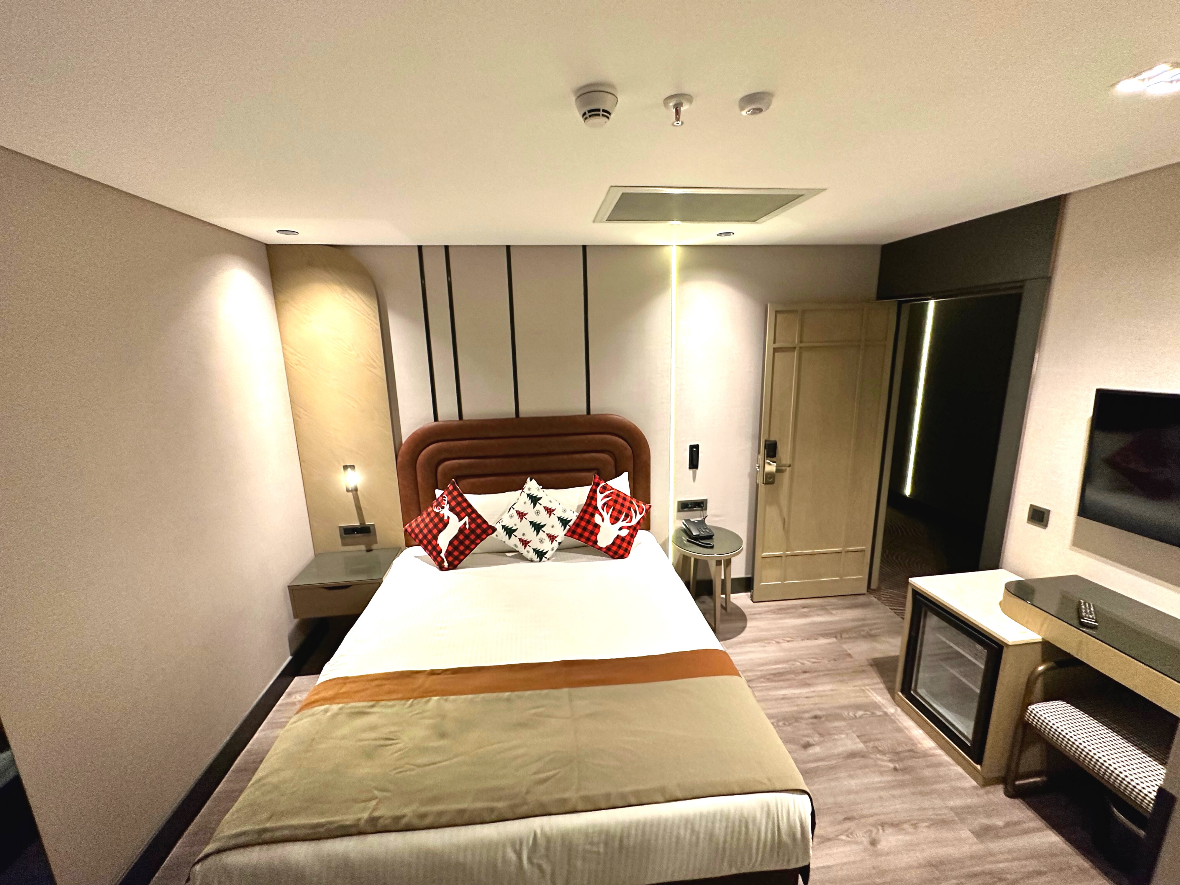 Double King Size Bed