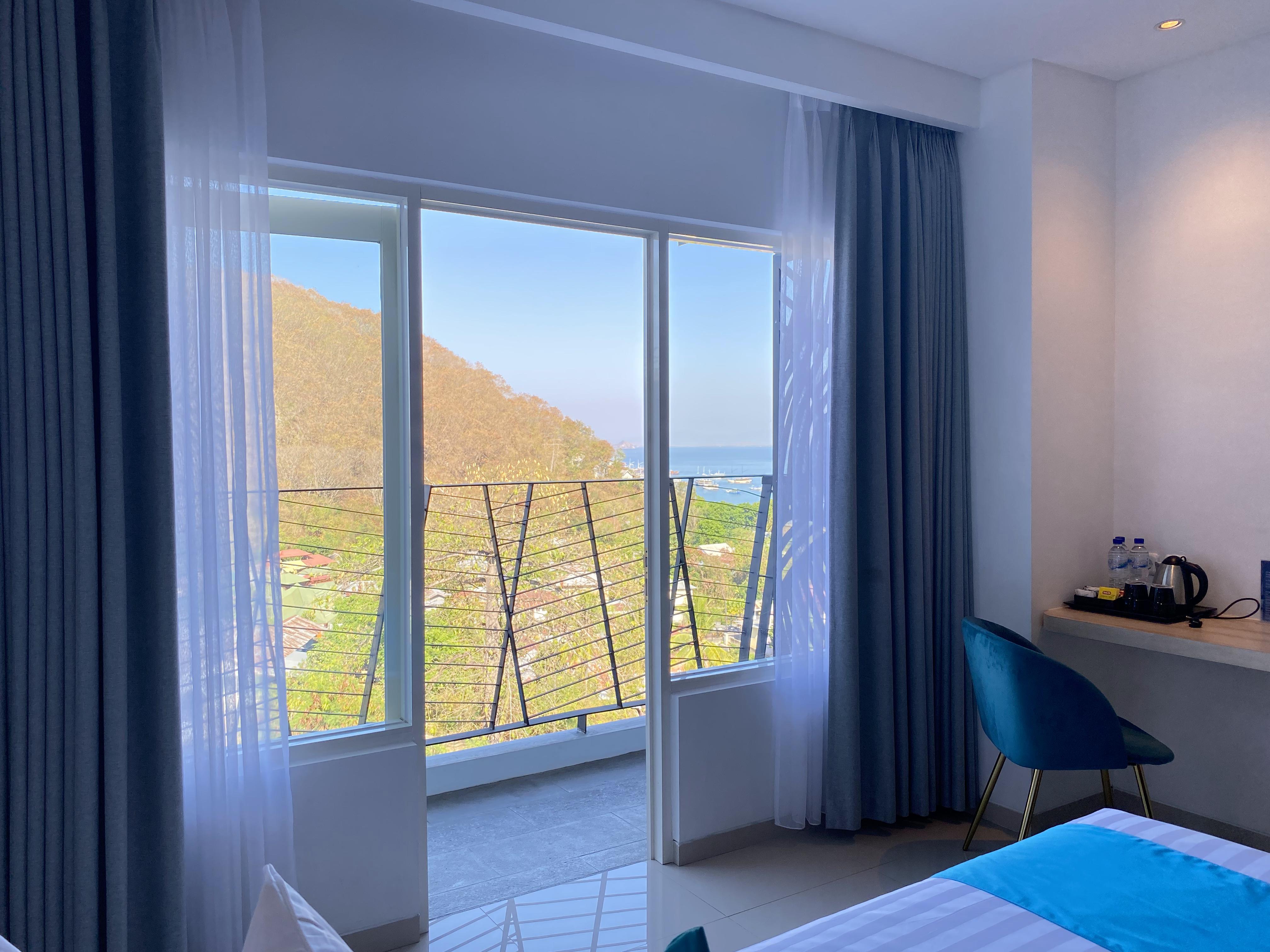 Family Room Queen Size Bed