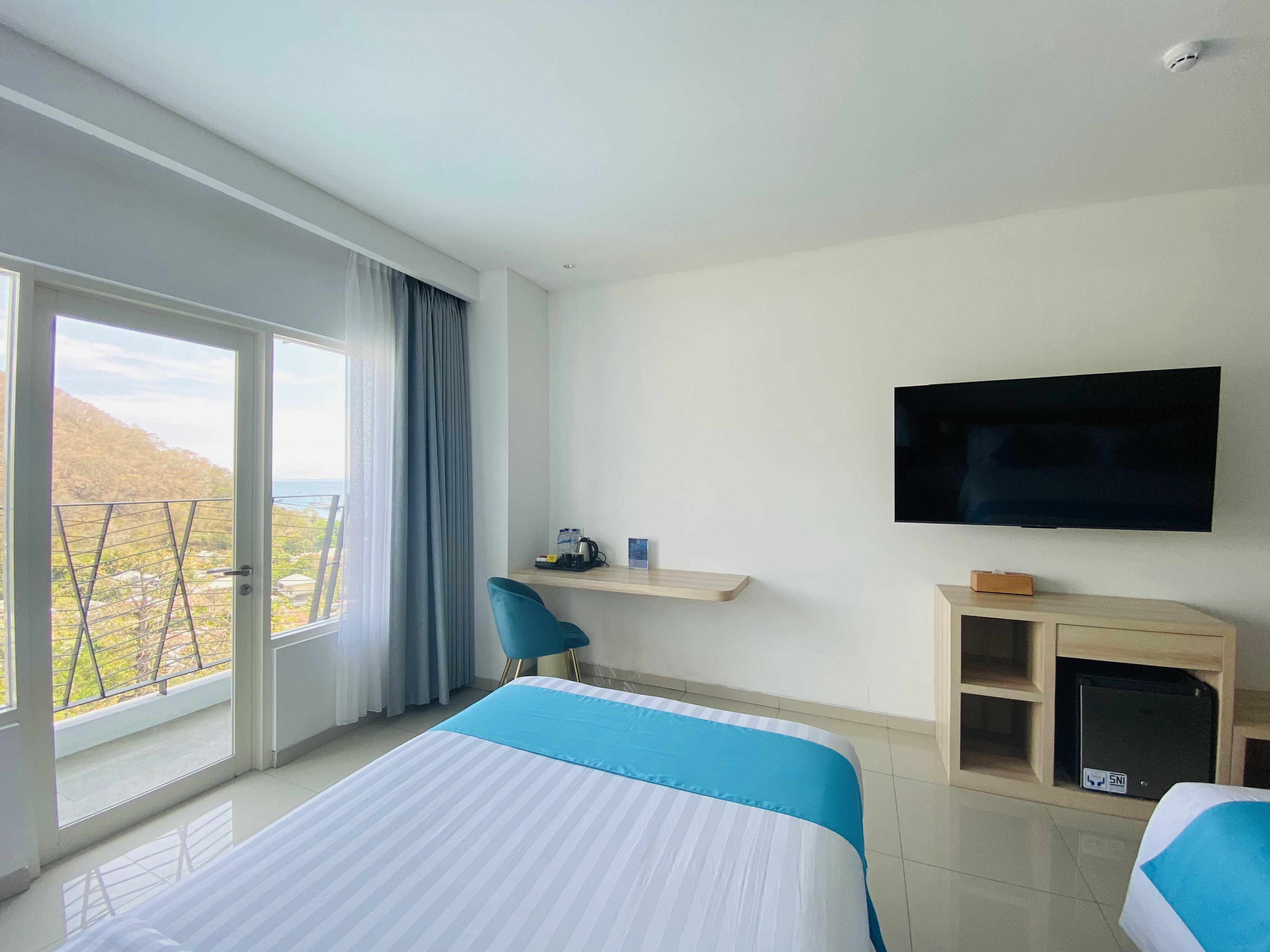 Family Room Queen Size Bed