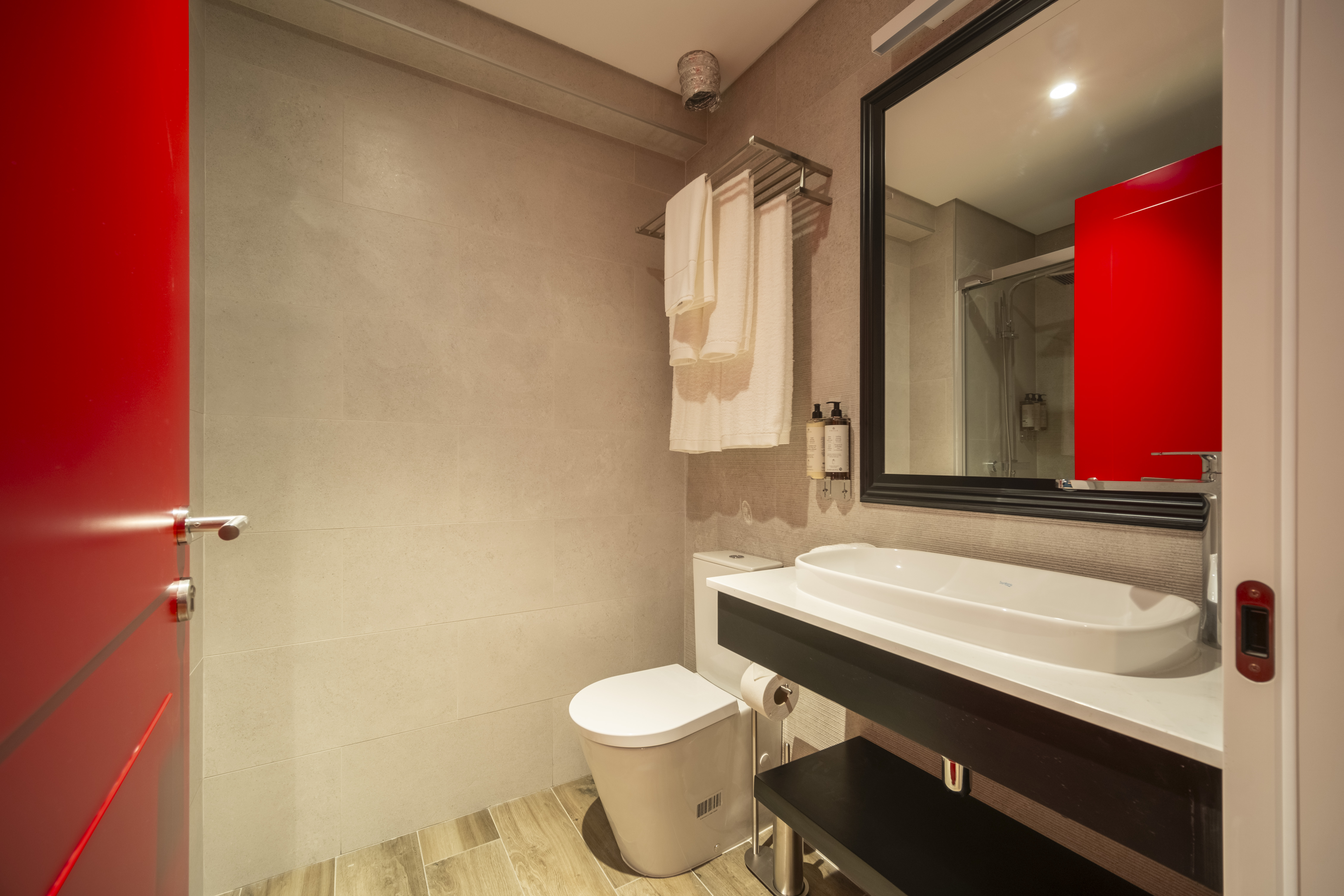 Apartment King Size Bed