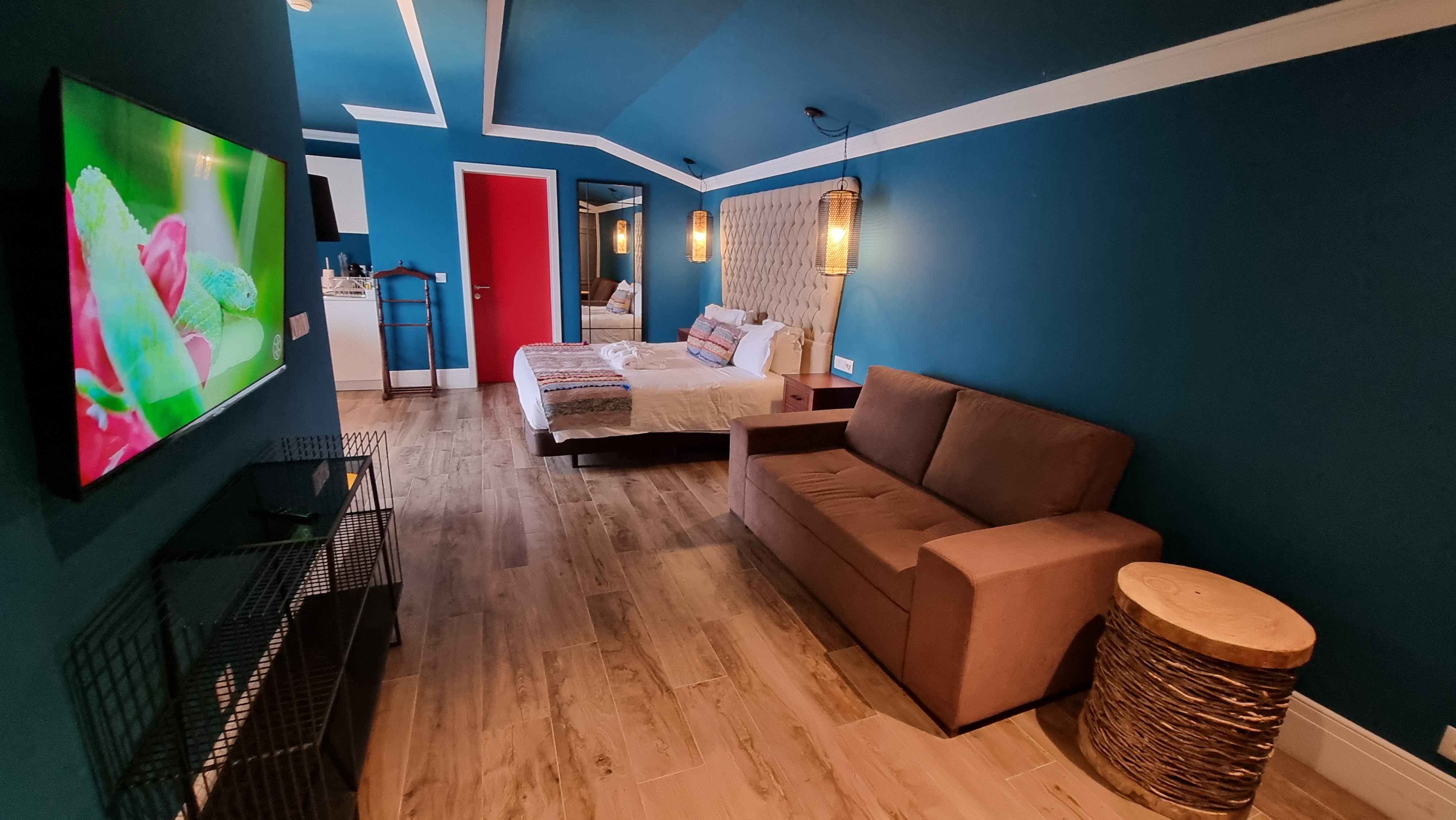 Apartment King Size Bed