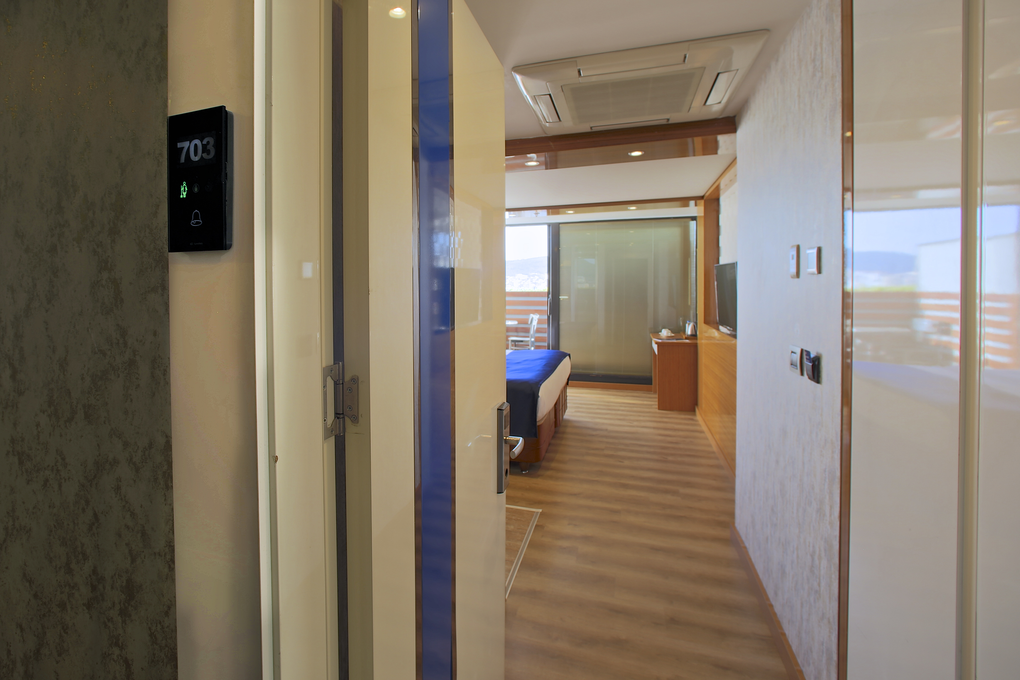 Double or Twin One Bed