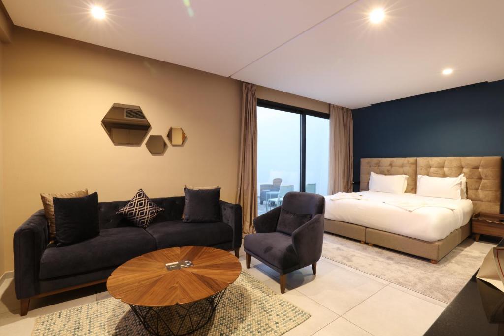 Suite Deluxe with Balcony