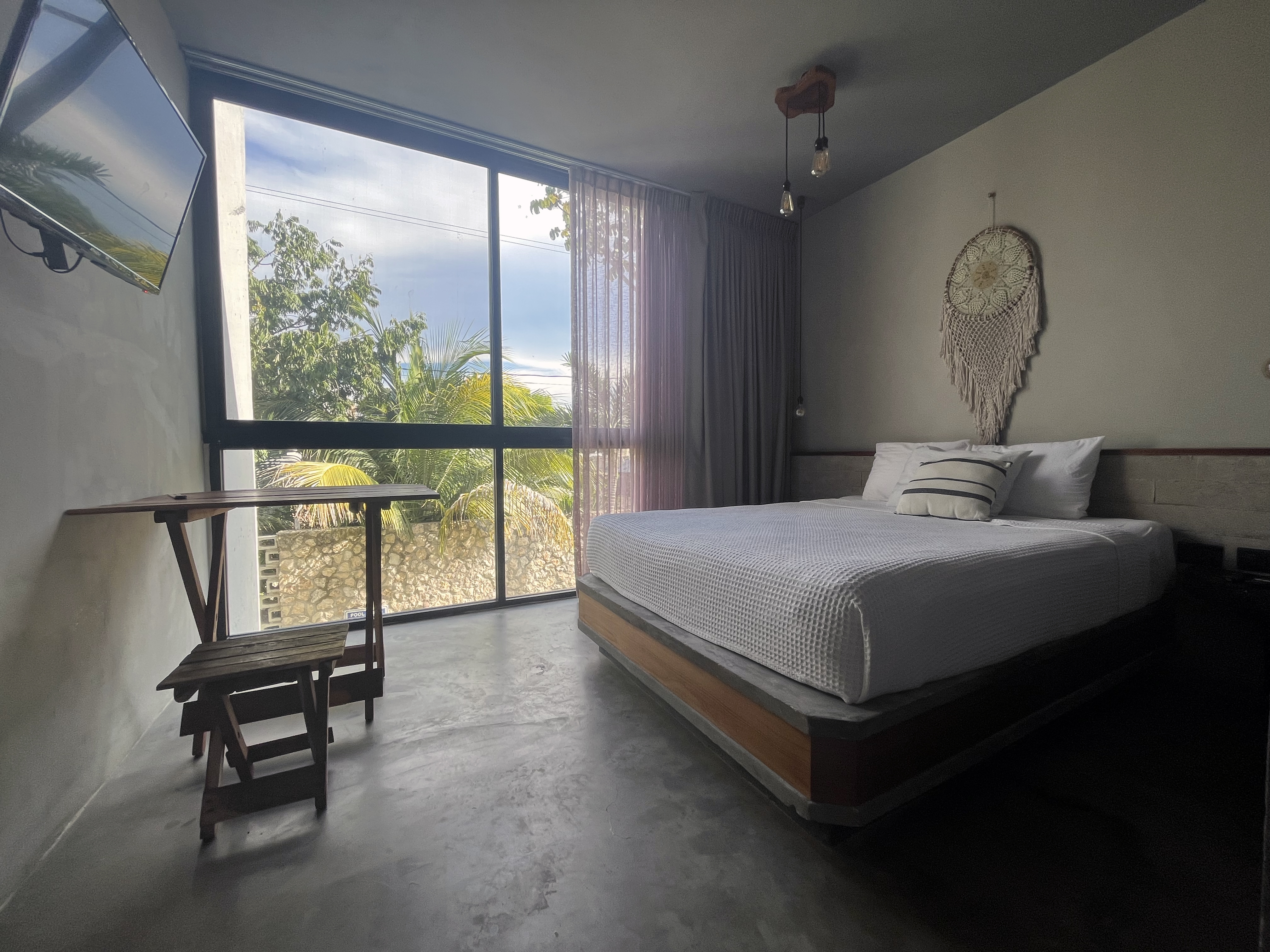 Double Deluxe One Bed