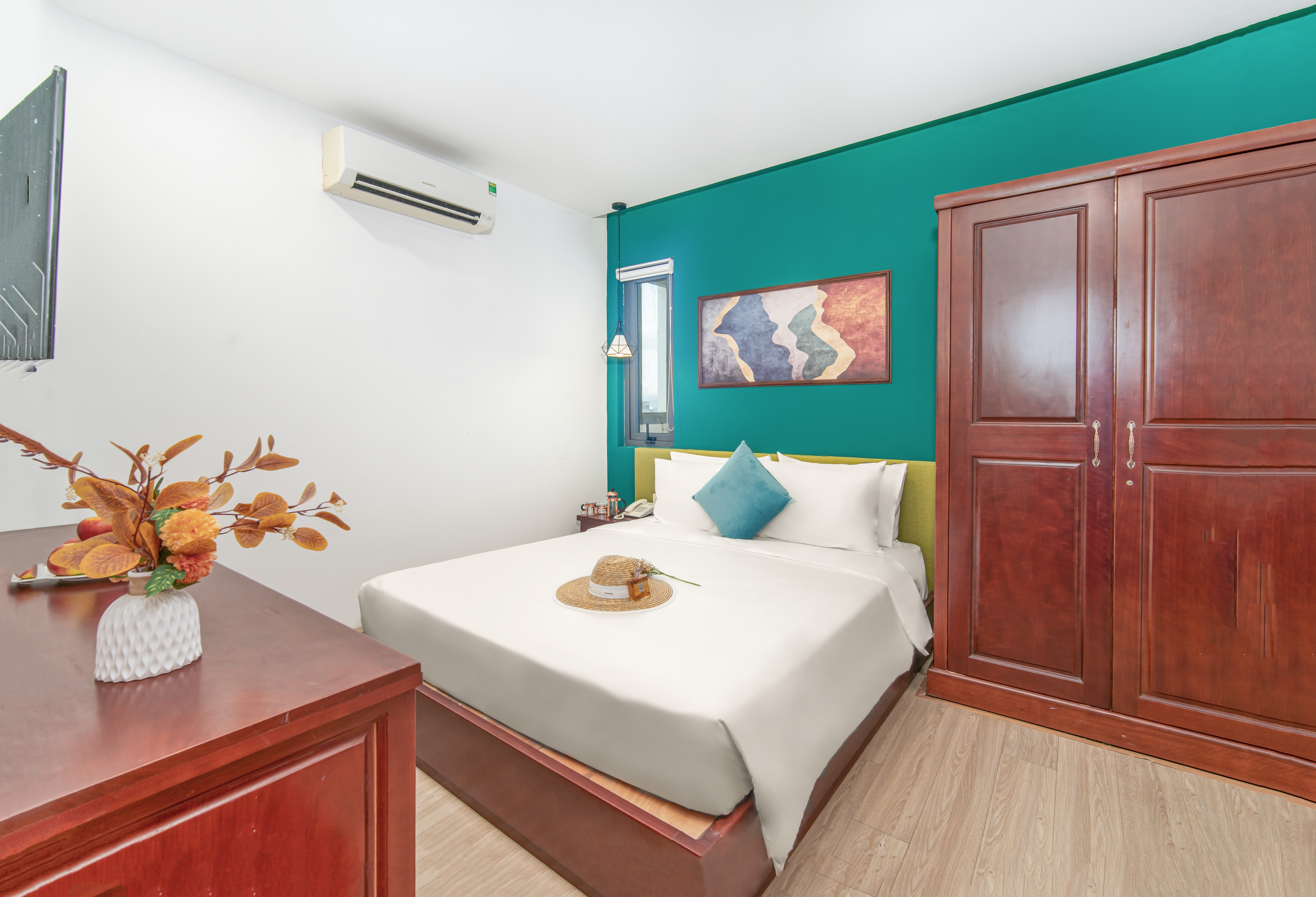 Double Deluxe One Bed