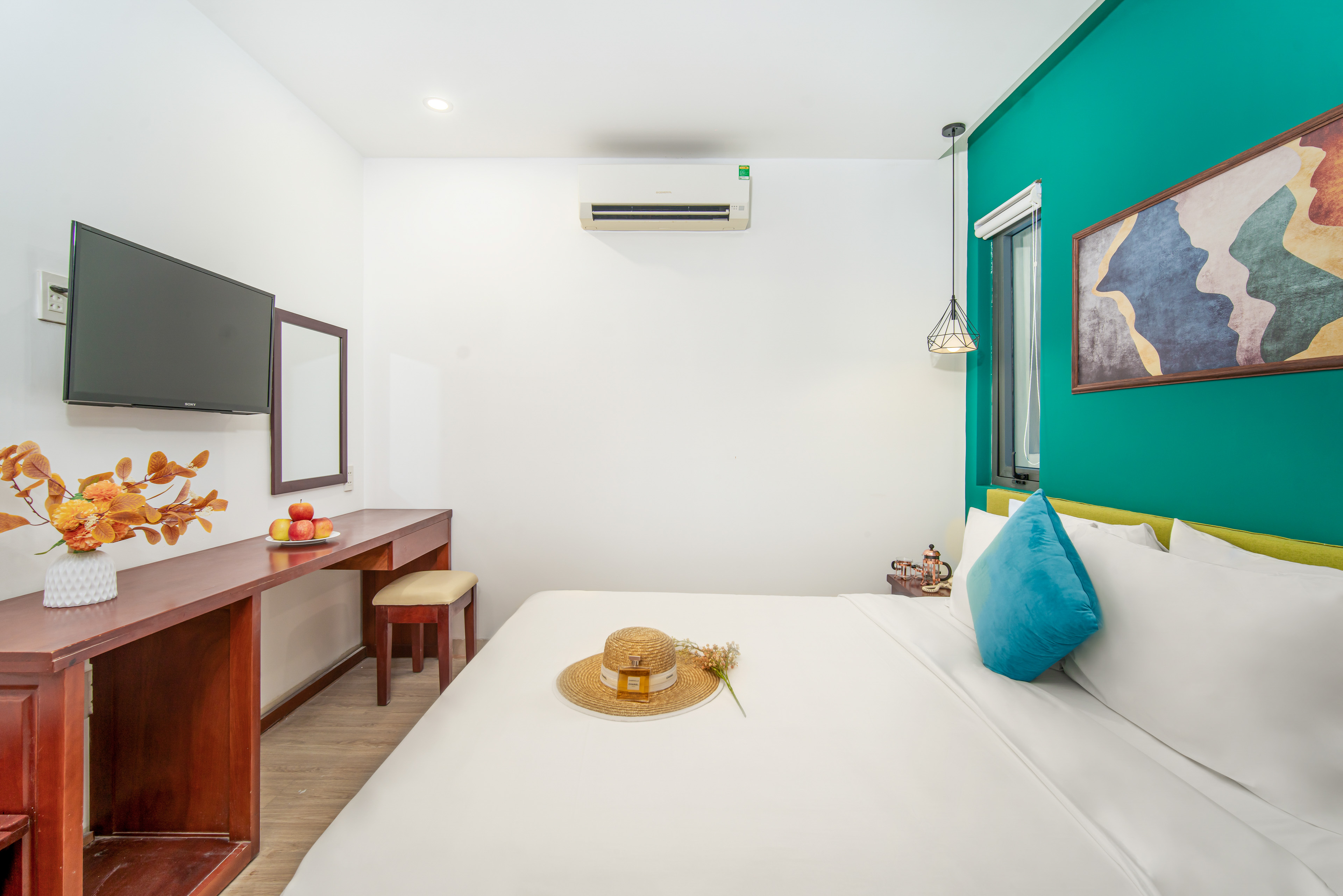 Double Deluxe One Bed