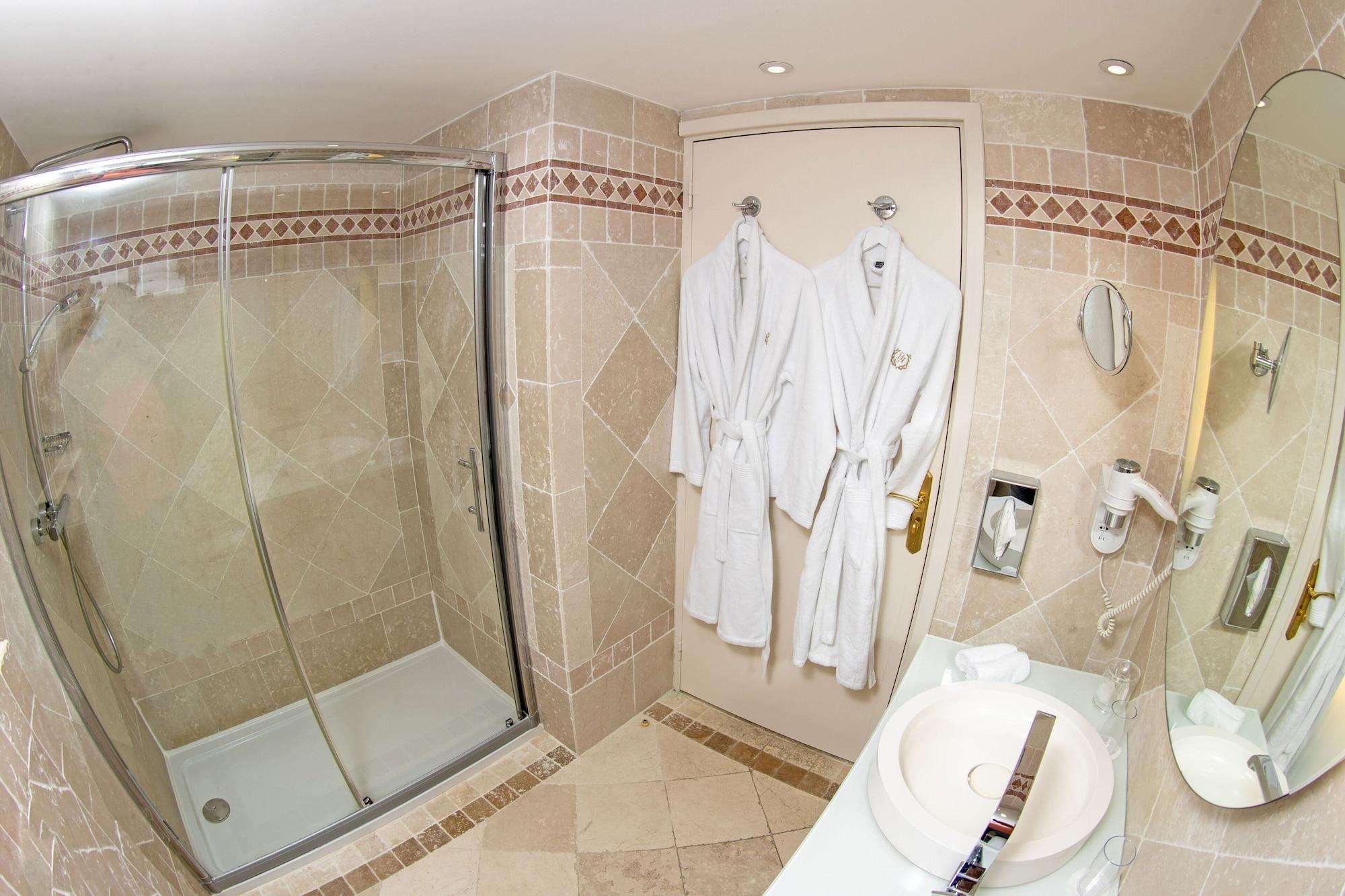 Double or Twin Superior