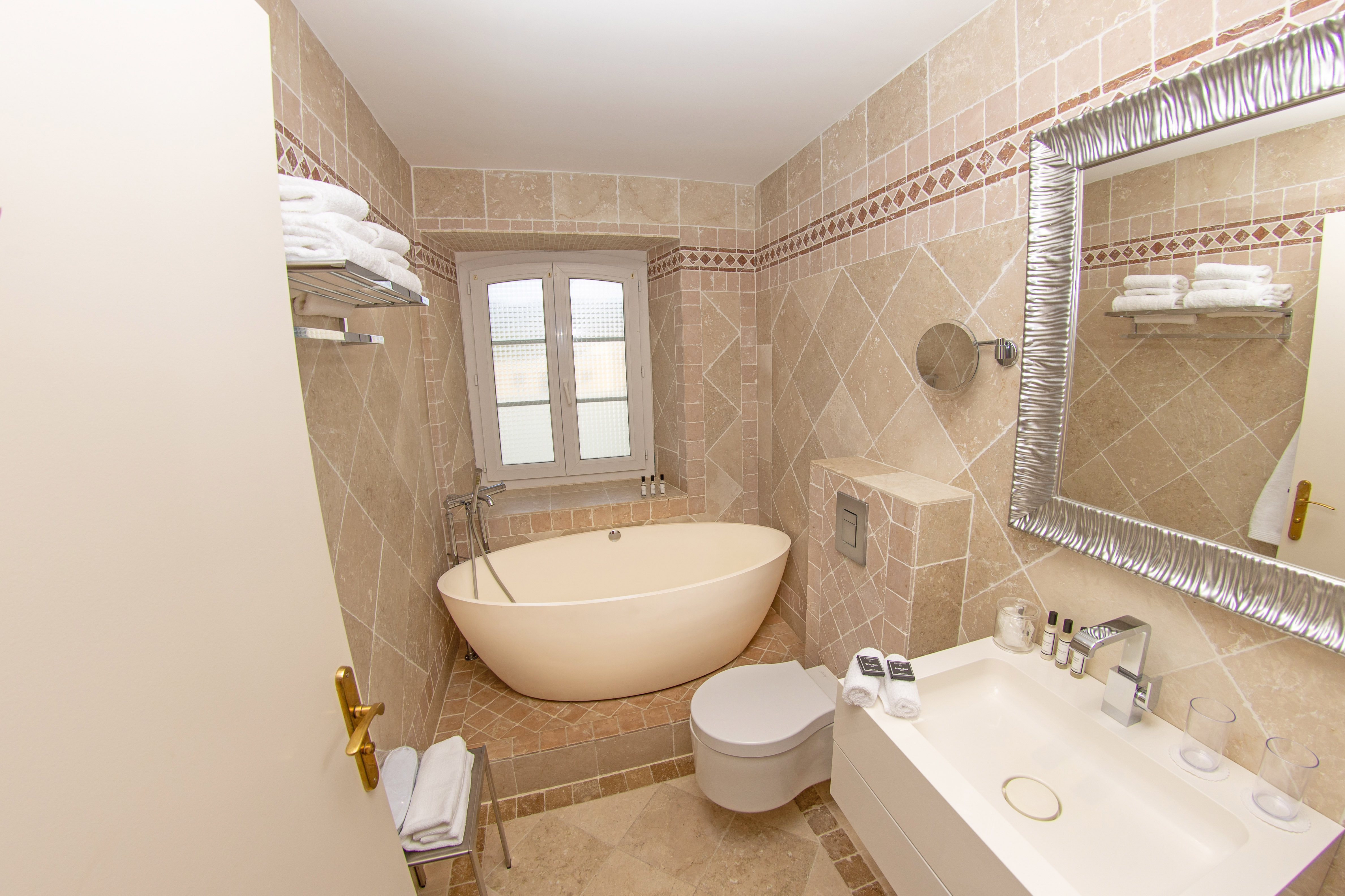 Double or Twin Superior Side Sea View