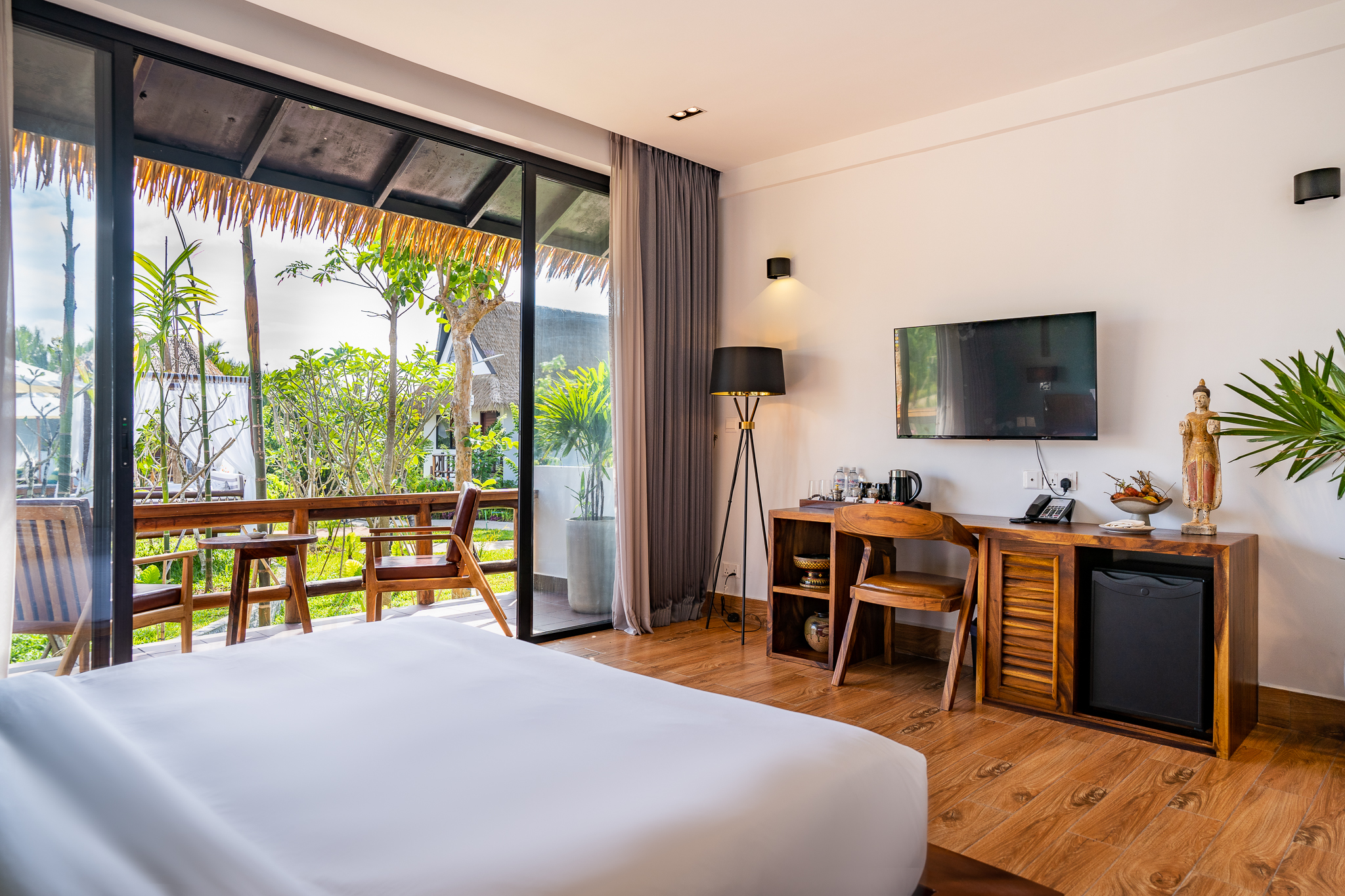 Double Deluxe Pool View