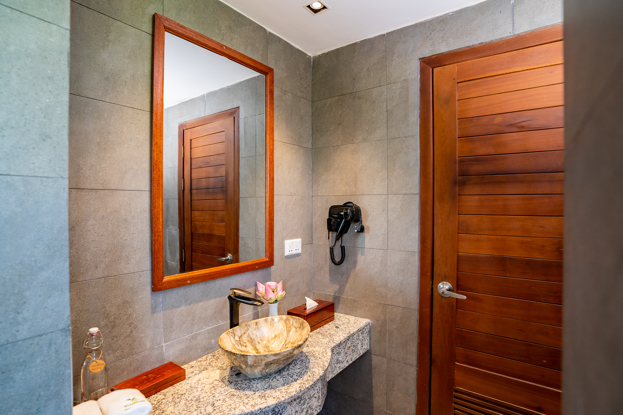 Double Deluxe Pool View