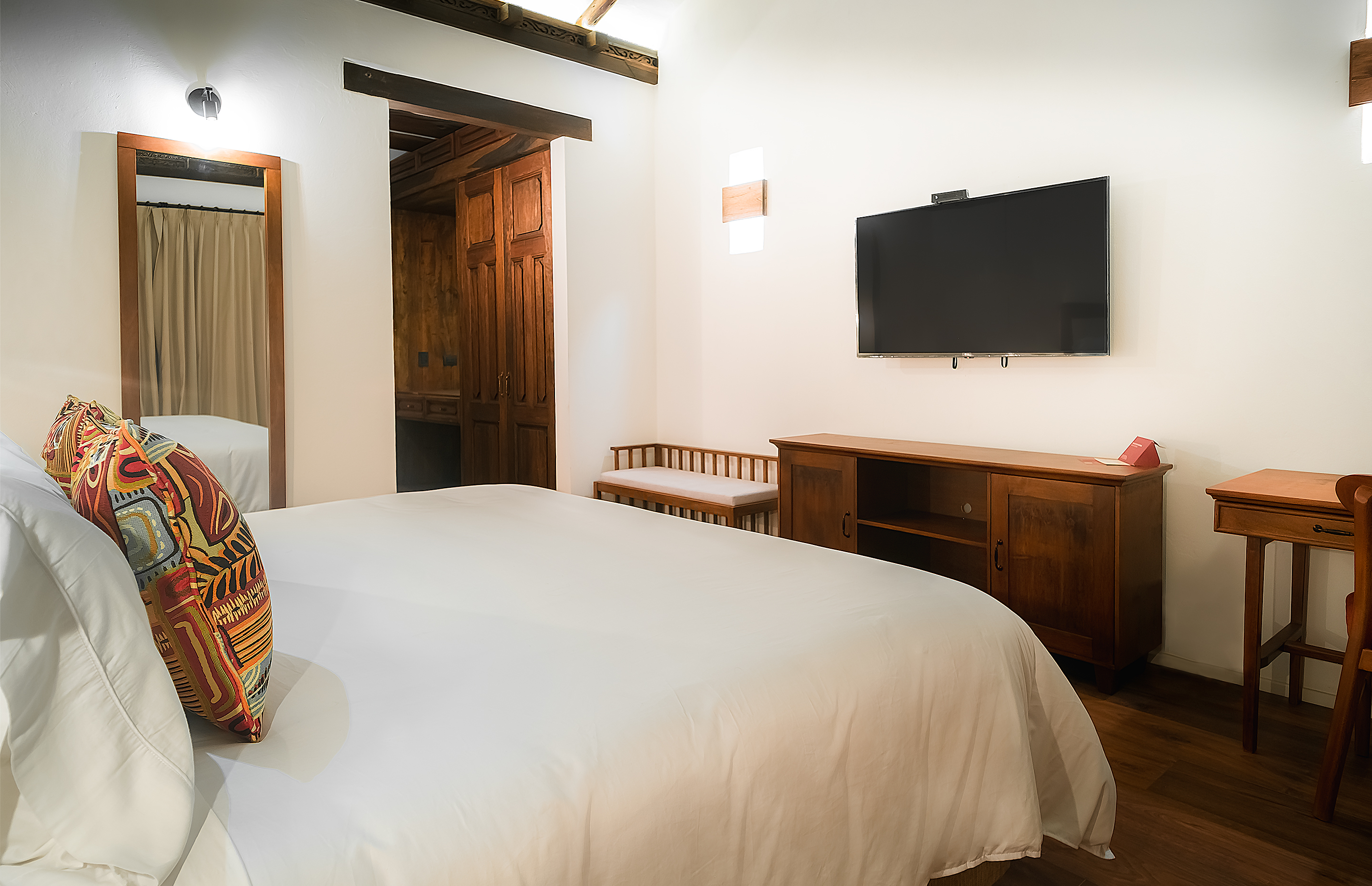 Double King Bed One Bedroom 