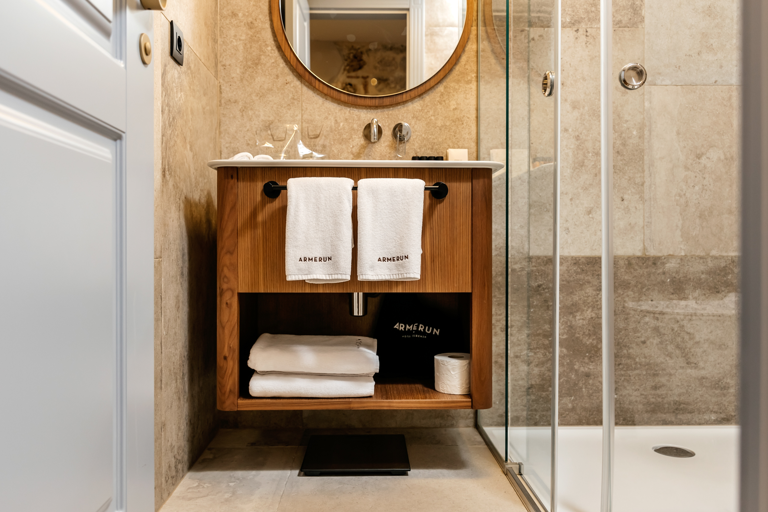 Double or Twin Deluxe Side Sea View