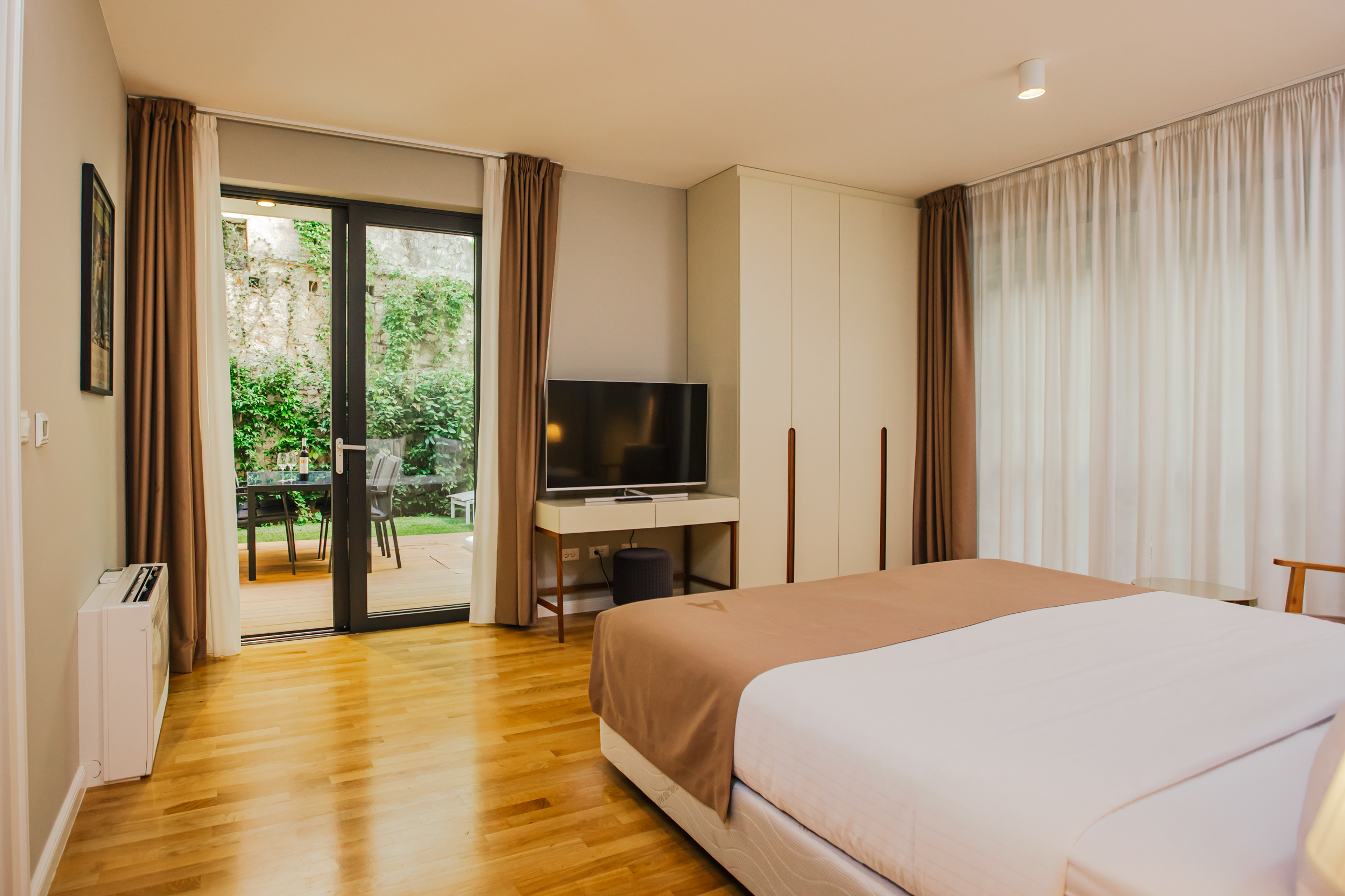 Suite King Bed One Bedroom 