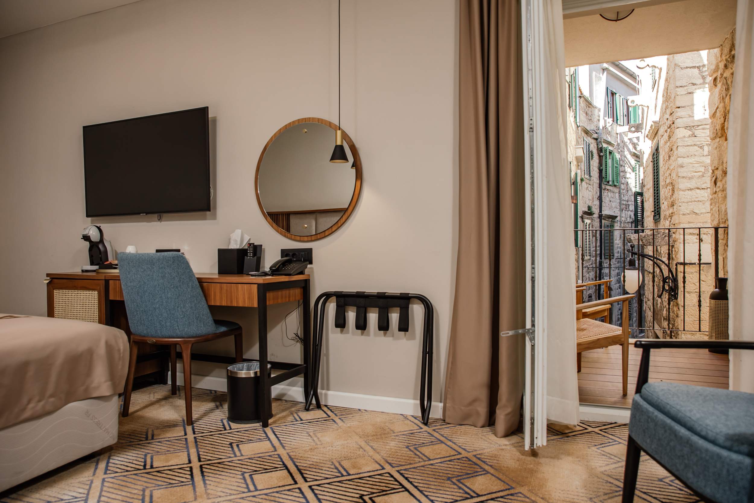 Double or Twin Deluxe with Terrace