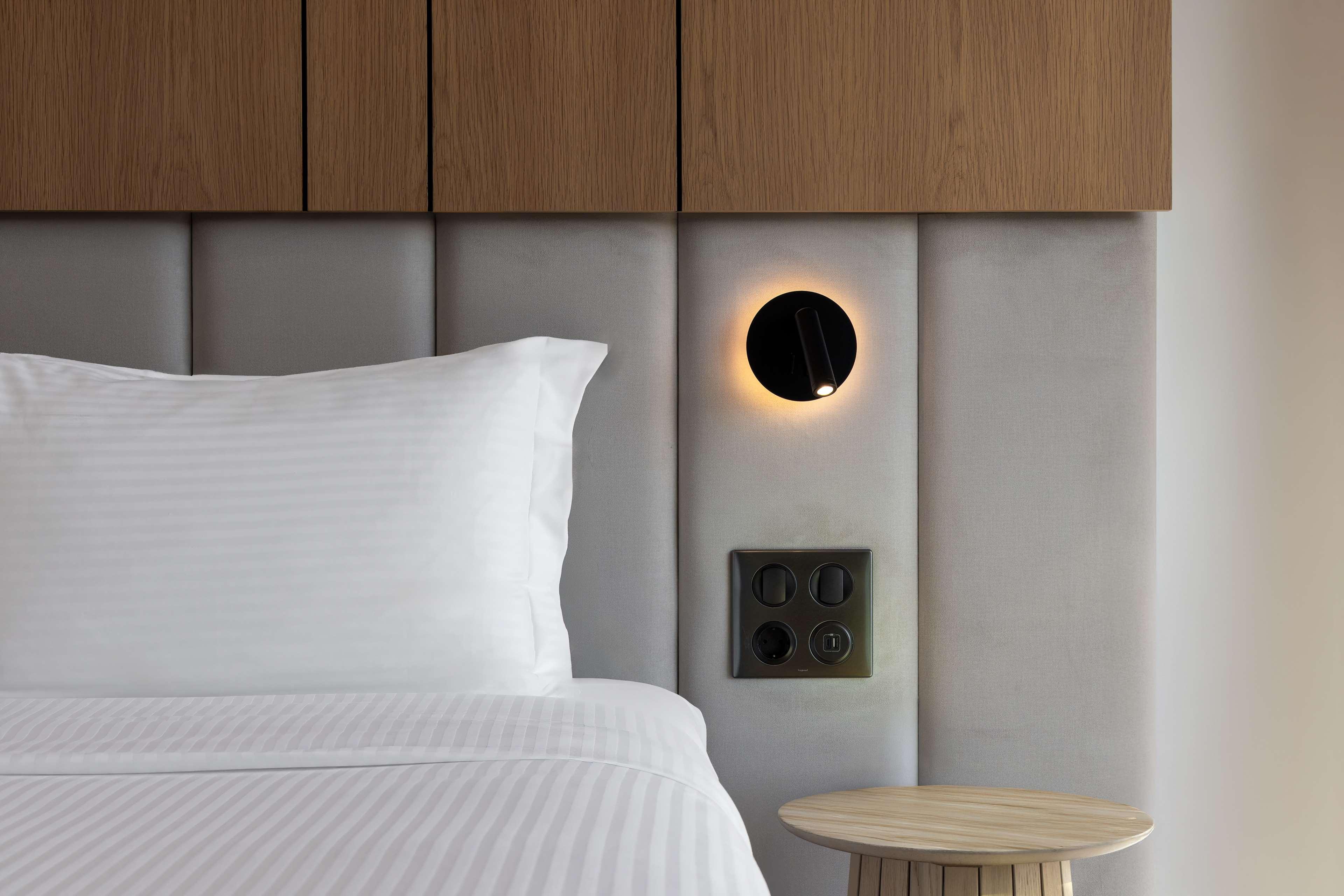 Double Deluxe Queen Bed