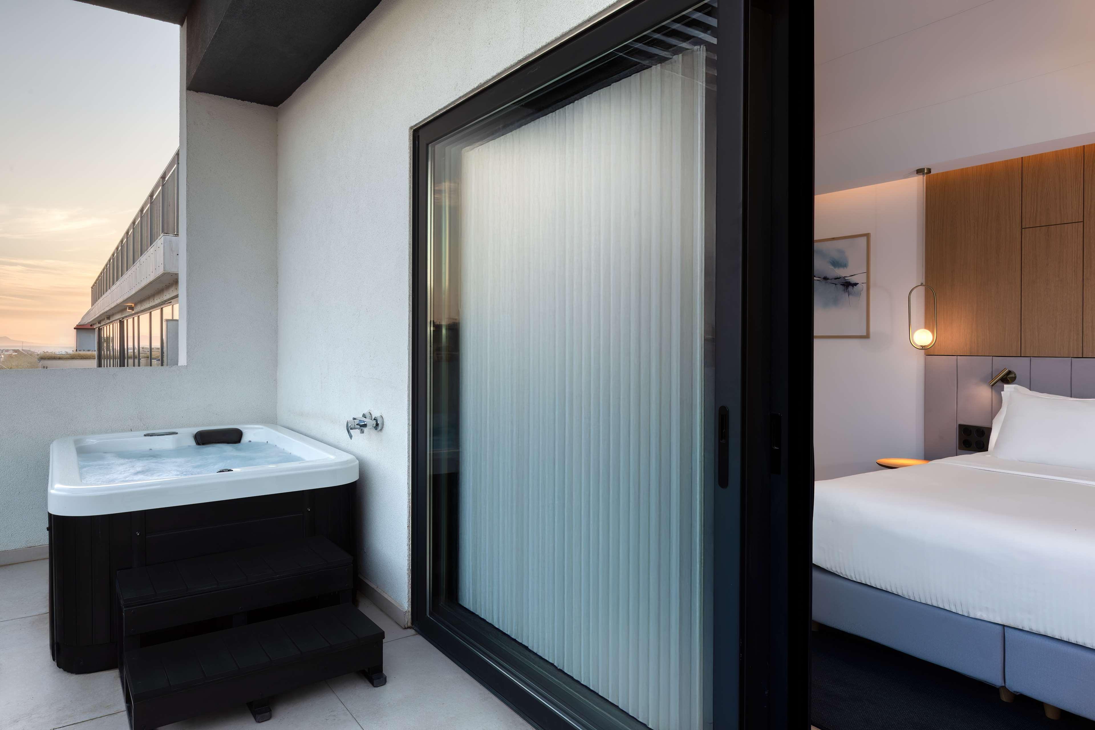 Double Deluxe with Views