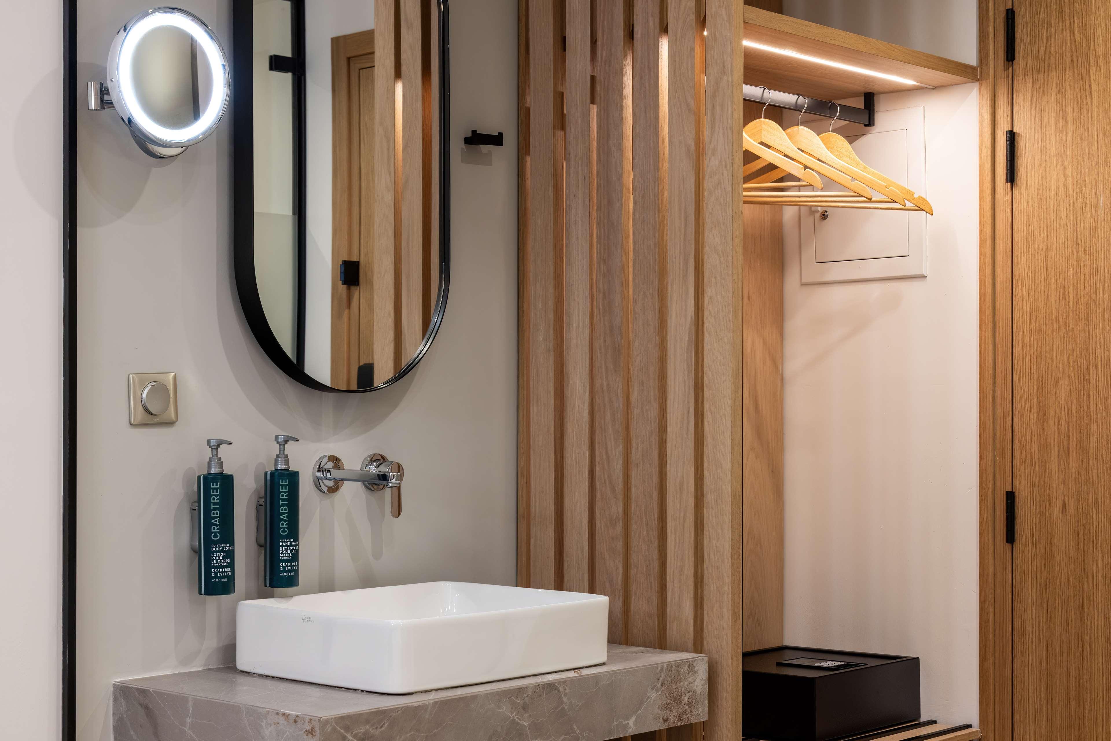 Double Queen Size Bed