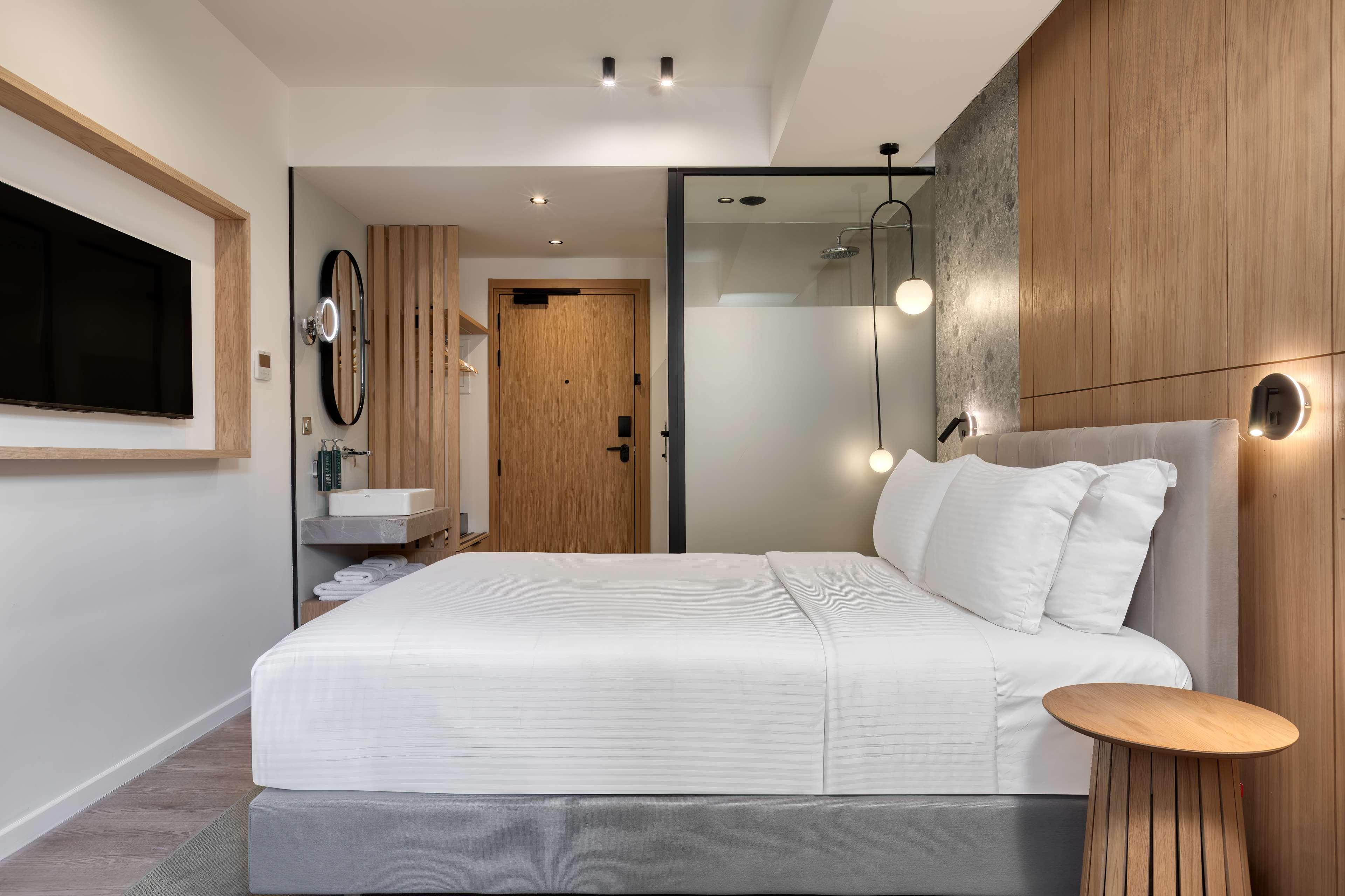 Double Queen Size Bed