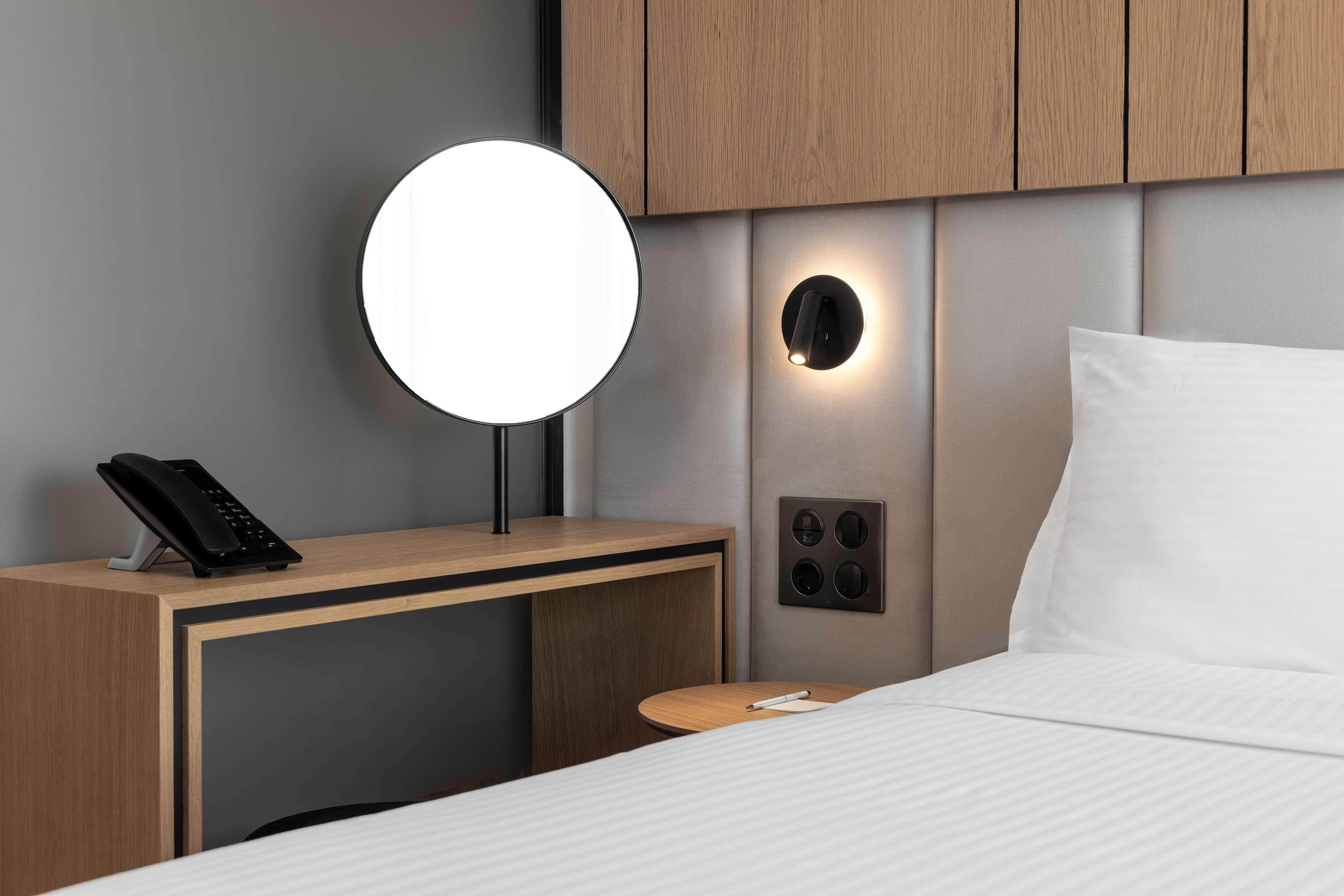 Double Deluxe Queen Bed