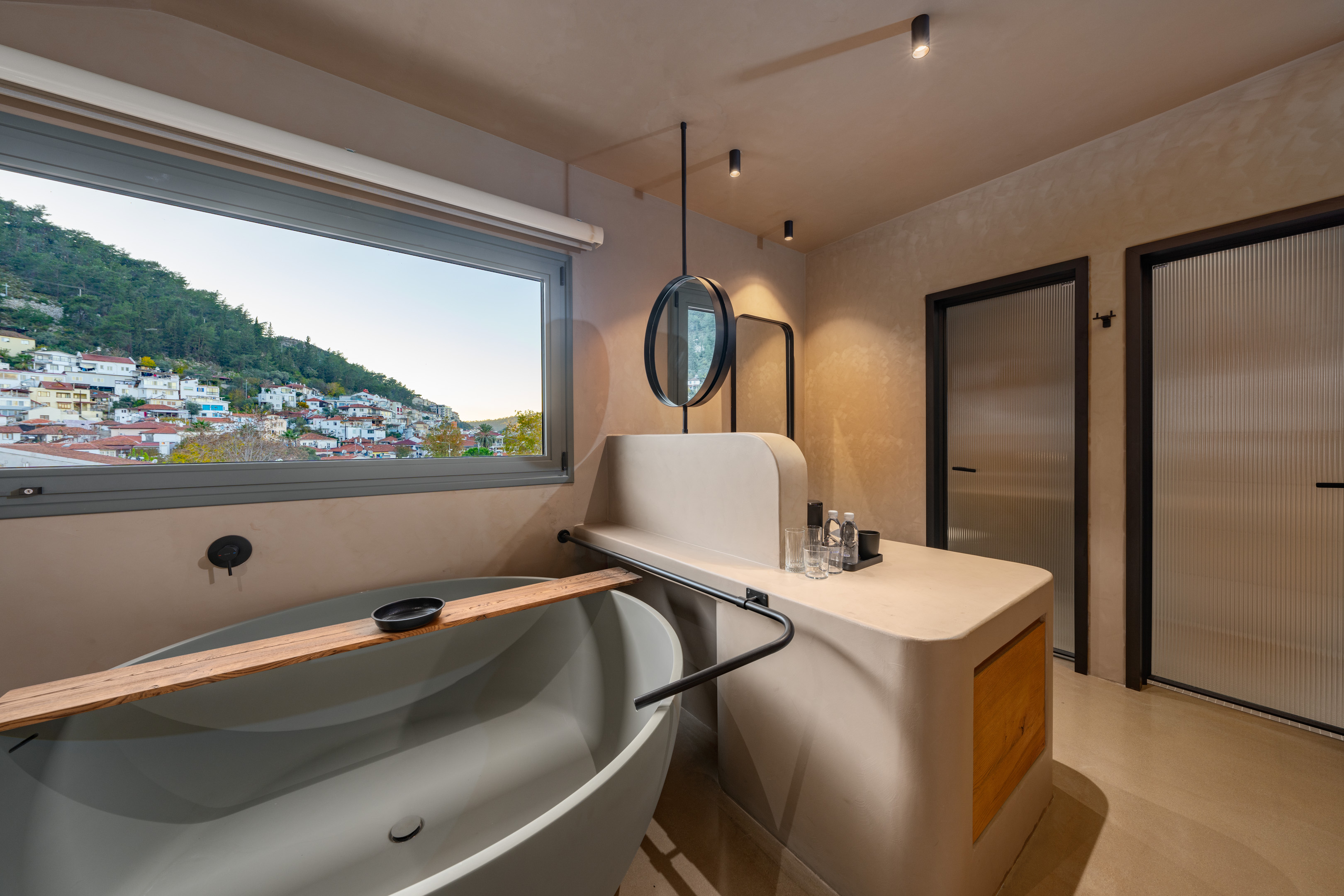 Double Deluxe Queen Bed