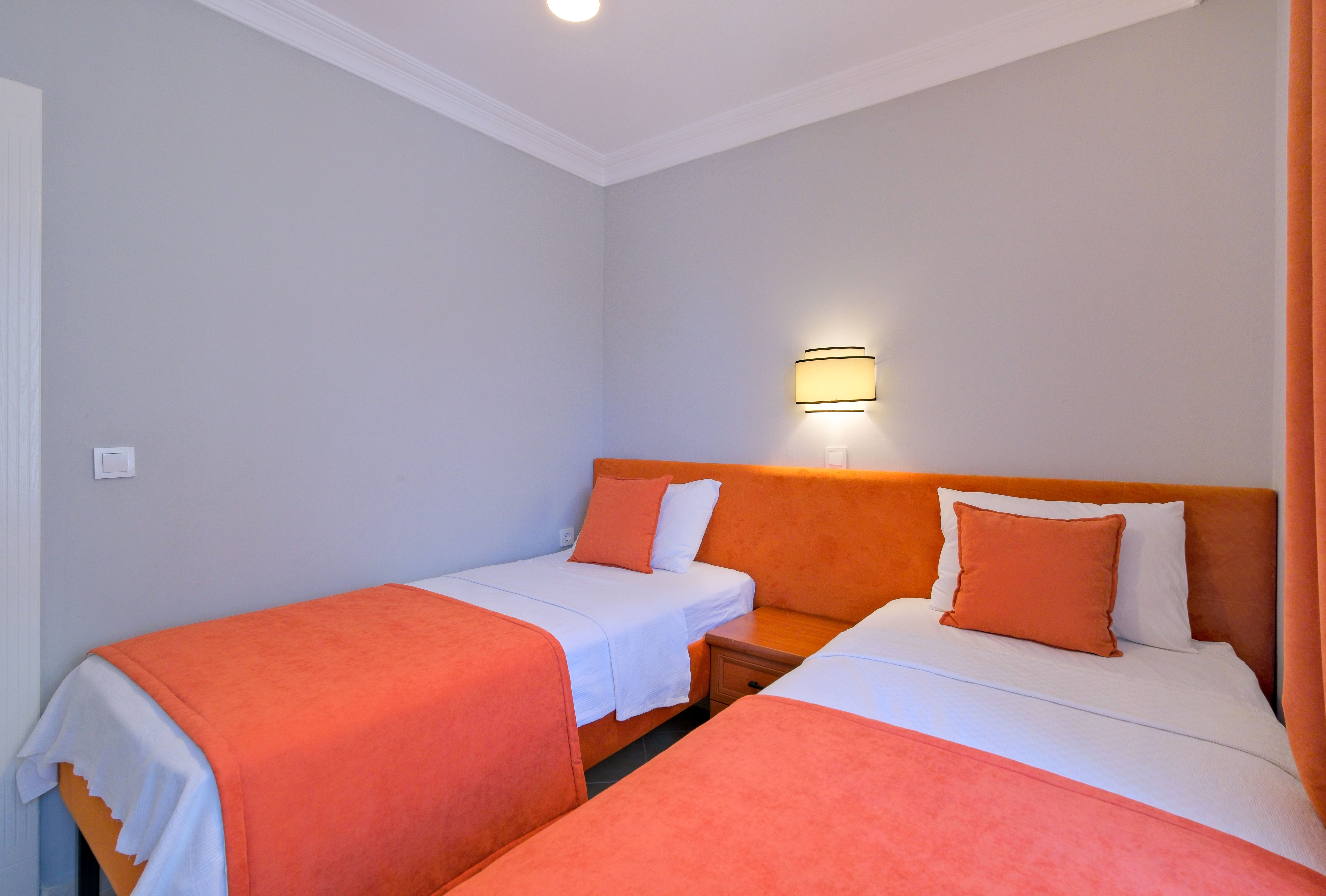 Apartment Garden View with Balcony