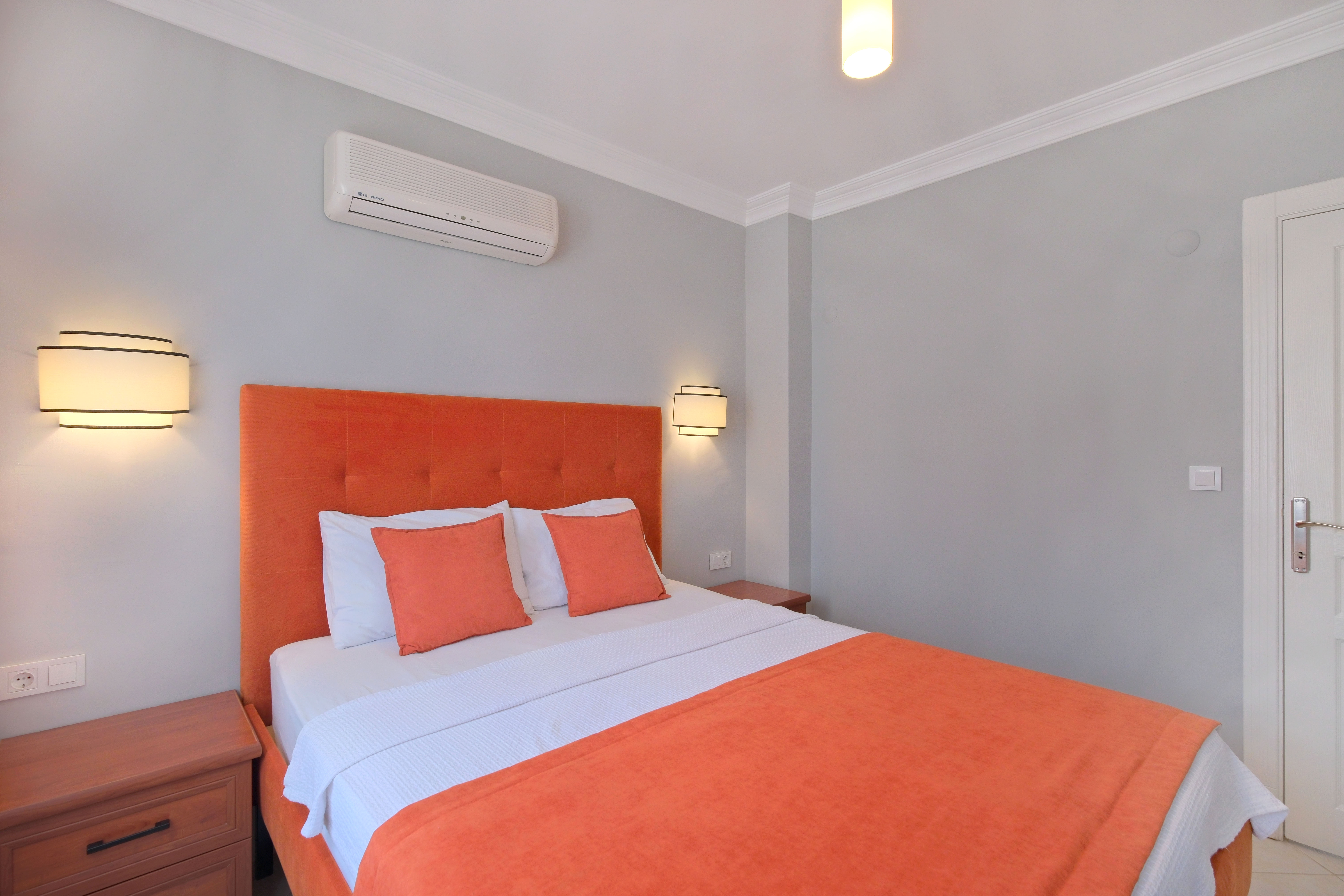 Apartment Garden View with Balcony