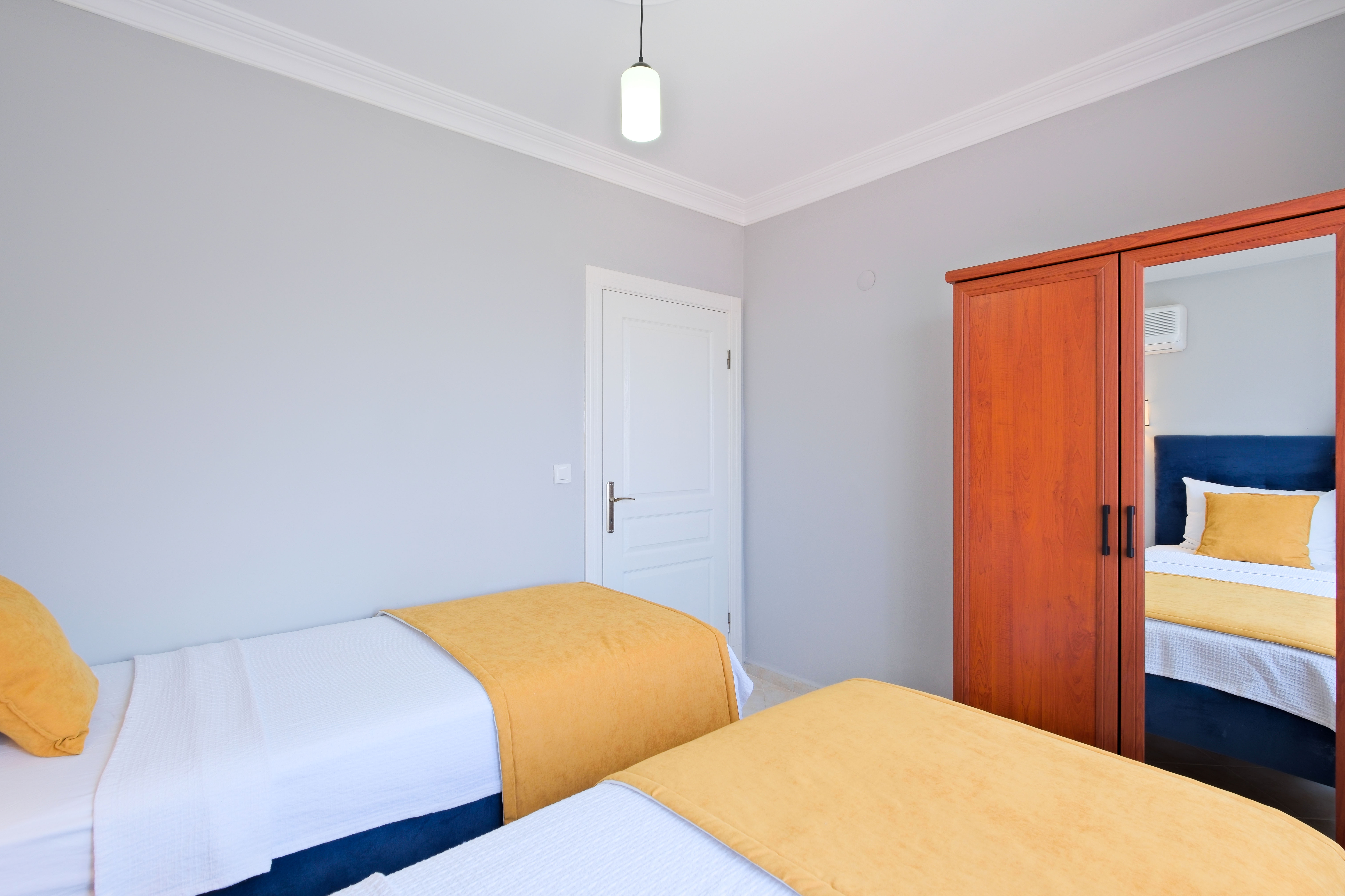 Apartment Three Bedrooms with Views