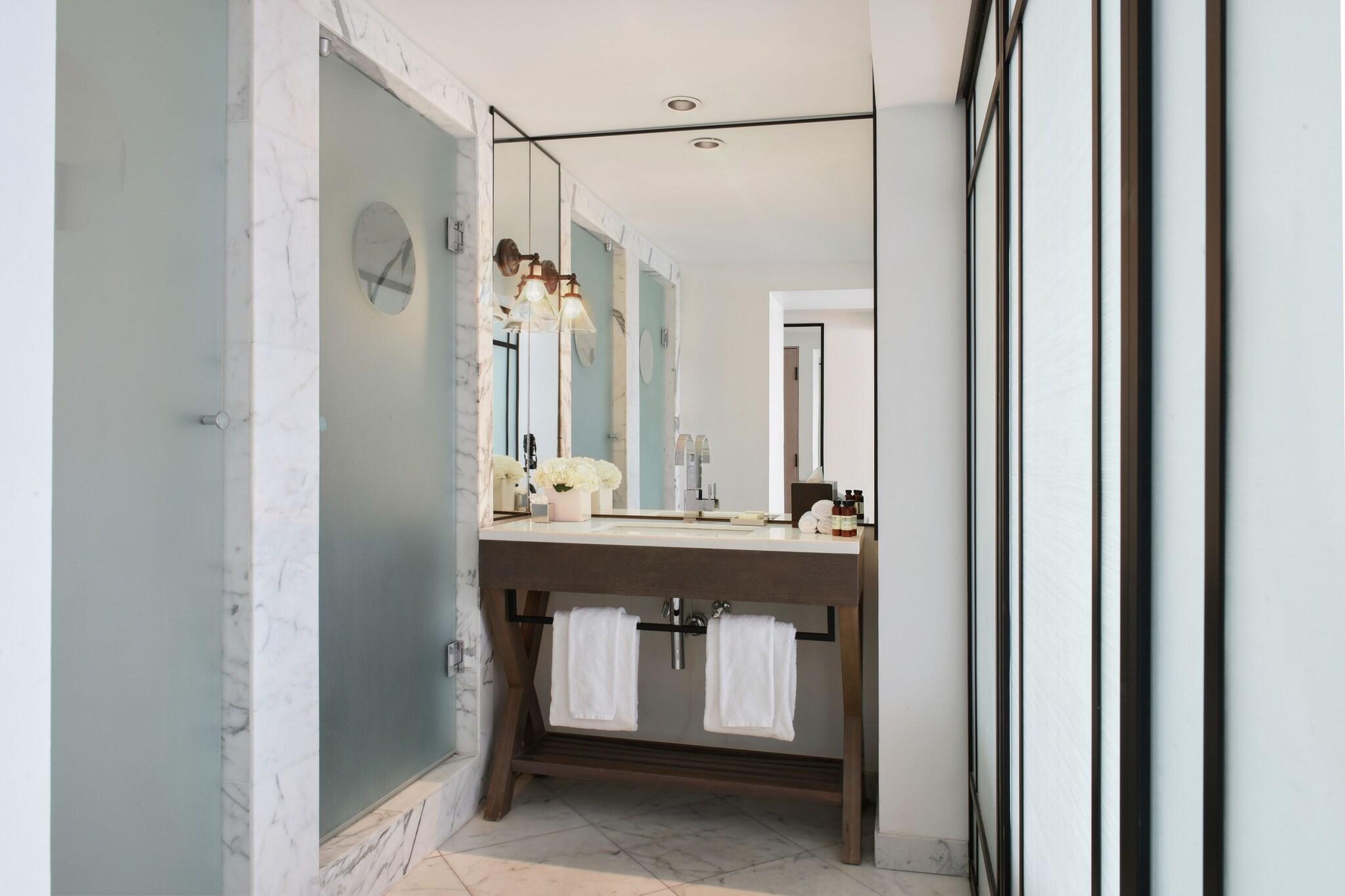 Double Deluxe Pool View