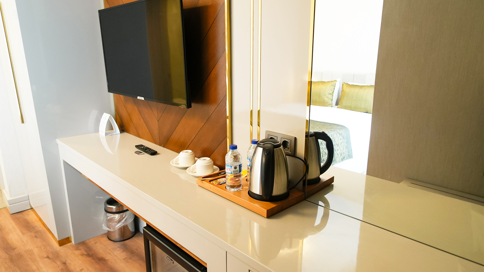 Single Deluxe One Bed