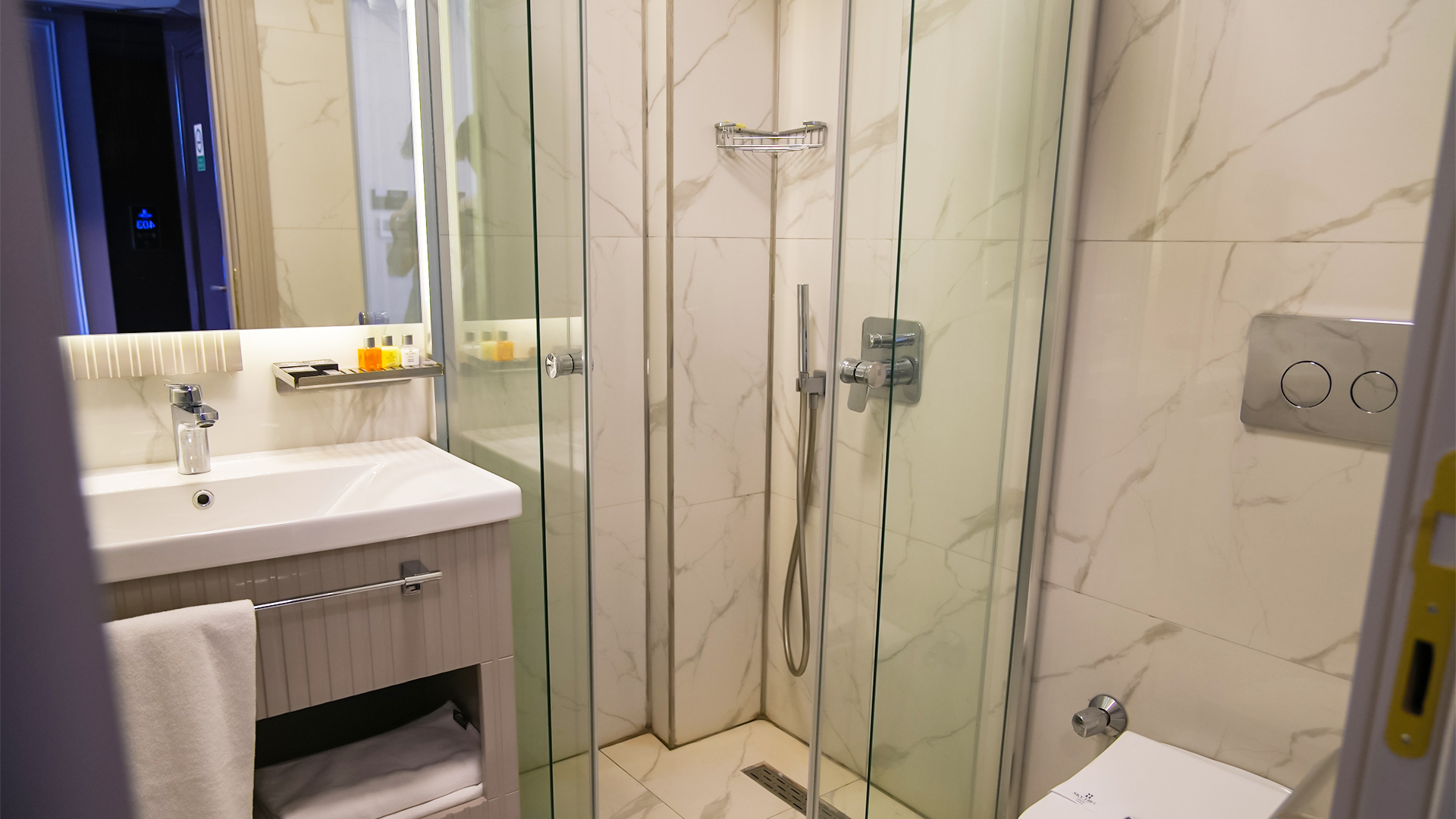 Single Deluxe One Bed