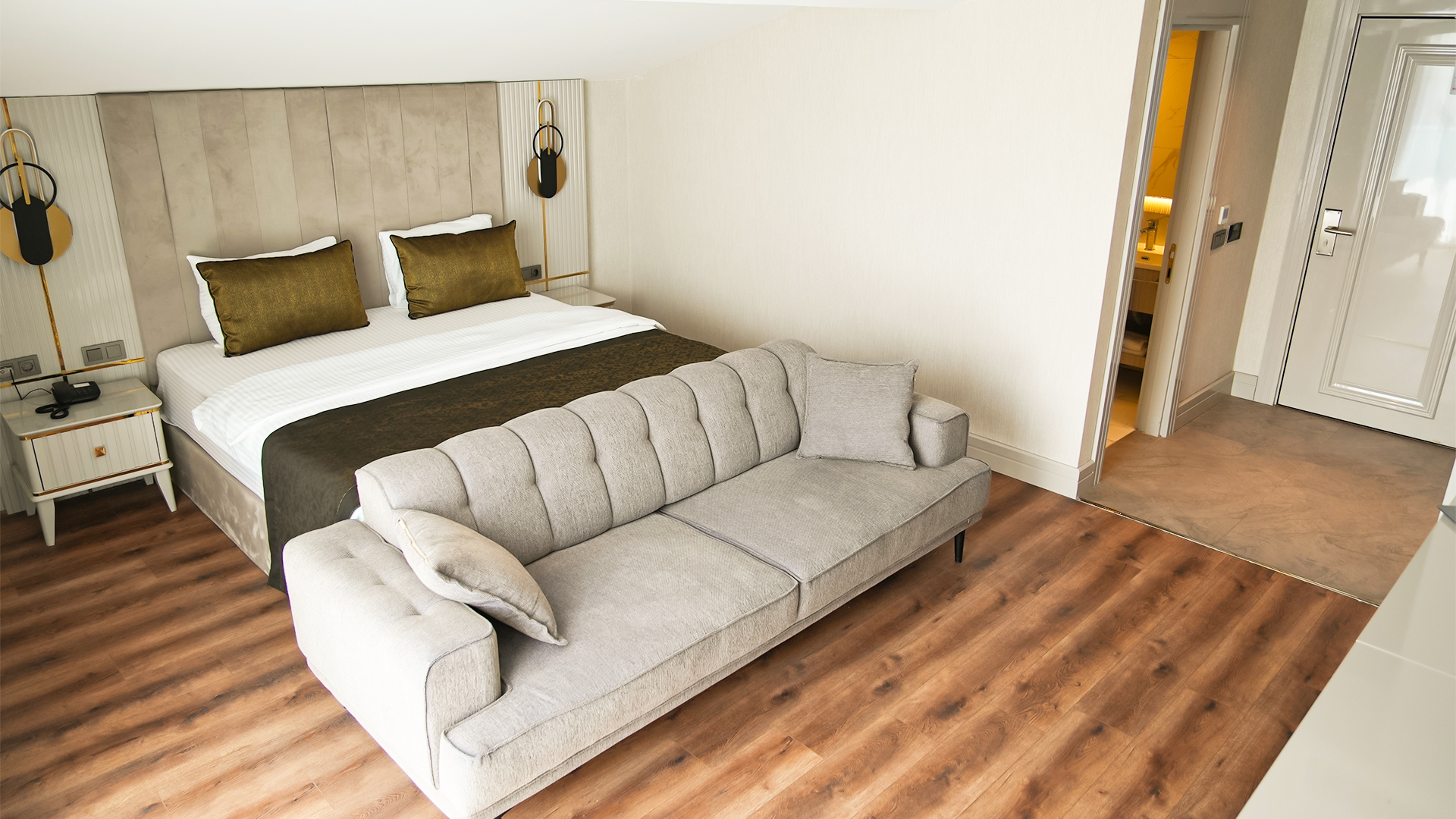 Family Room Deluxe One Bedroom