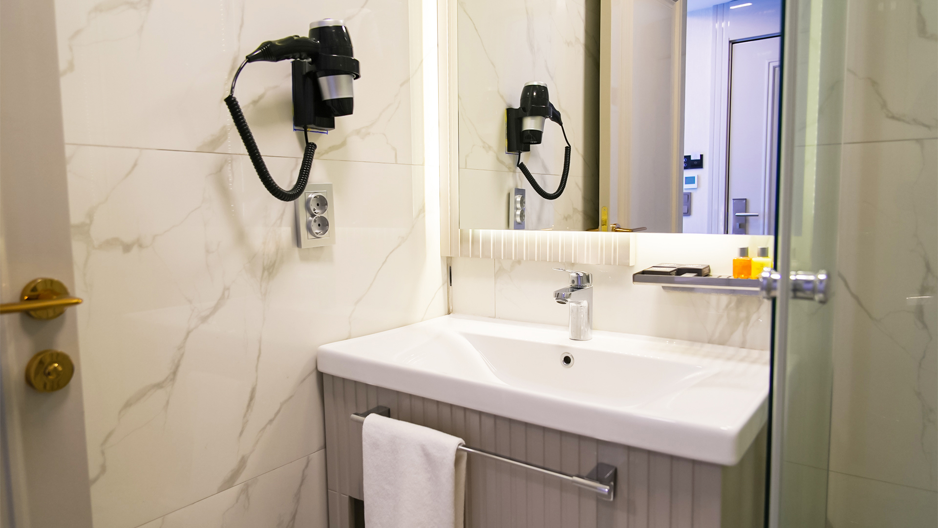 Single Deluxe One Bed