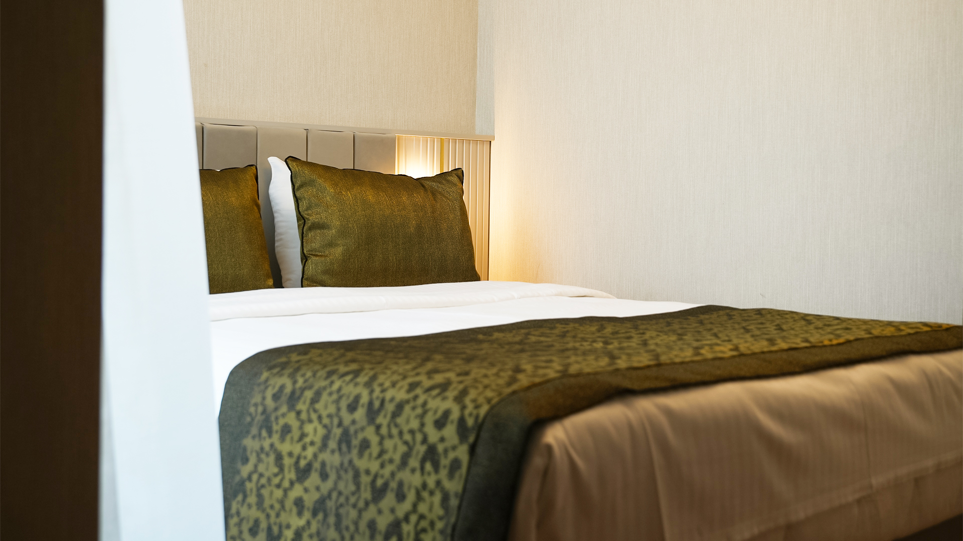 Single Deluxe One Bed