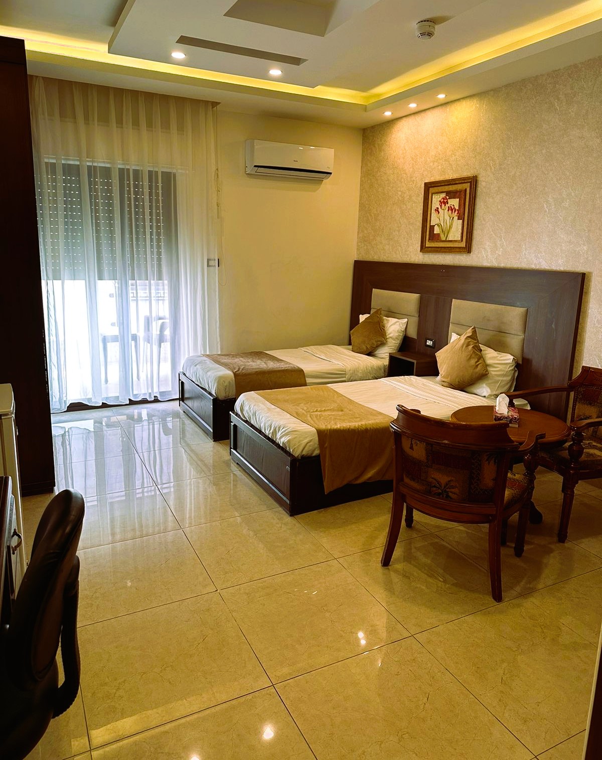 Junior Suite Four Bedrooms One Bathroom