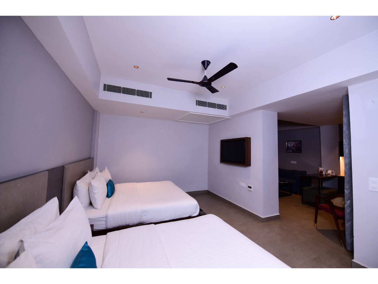 Family Room Deluxe Two Beds