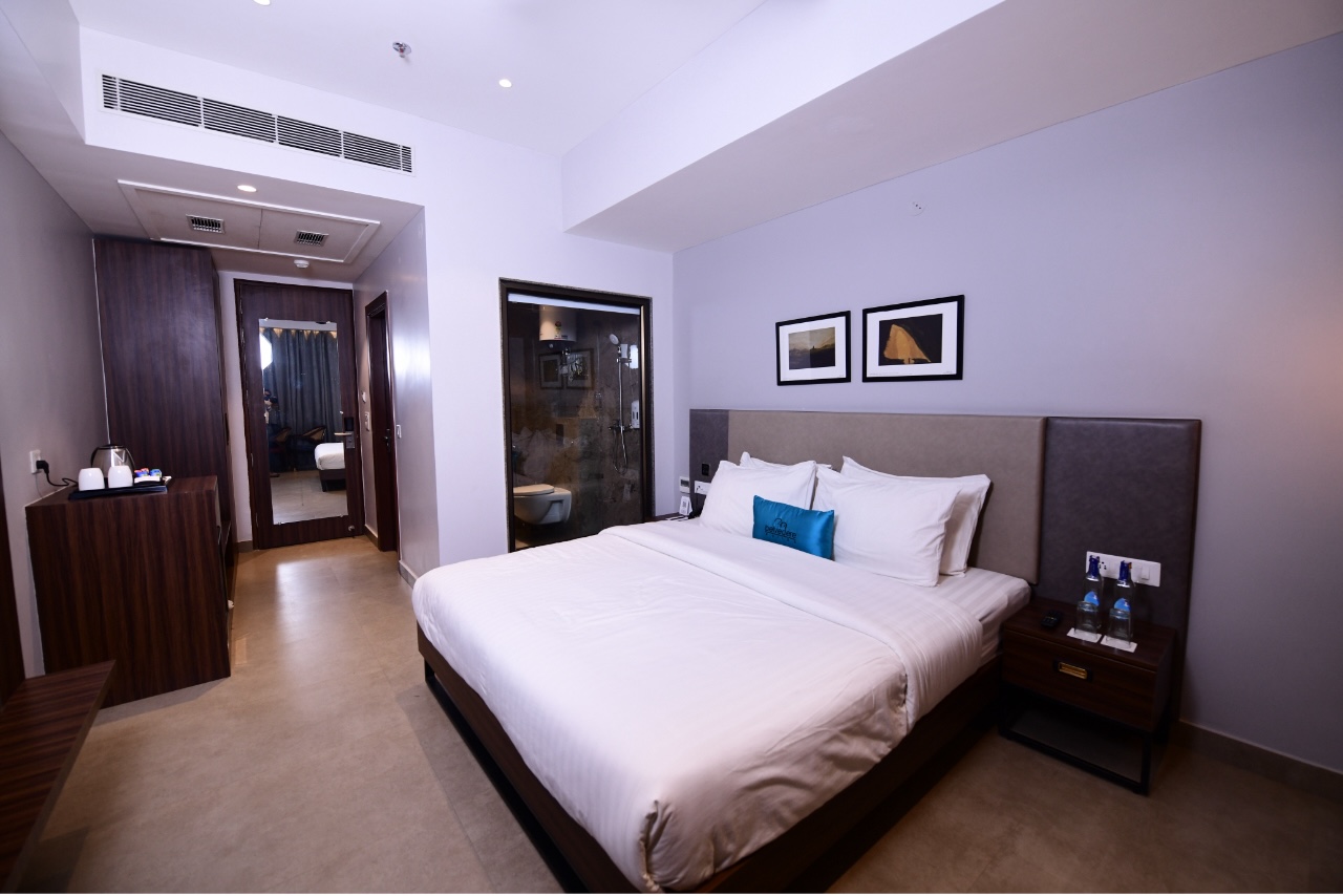 Double Deluxe One Bed