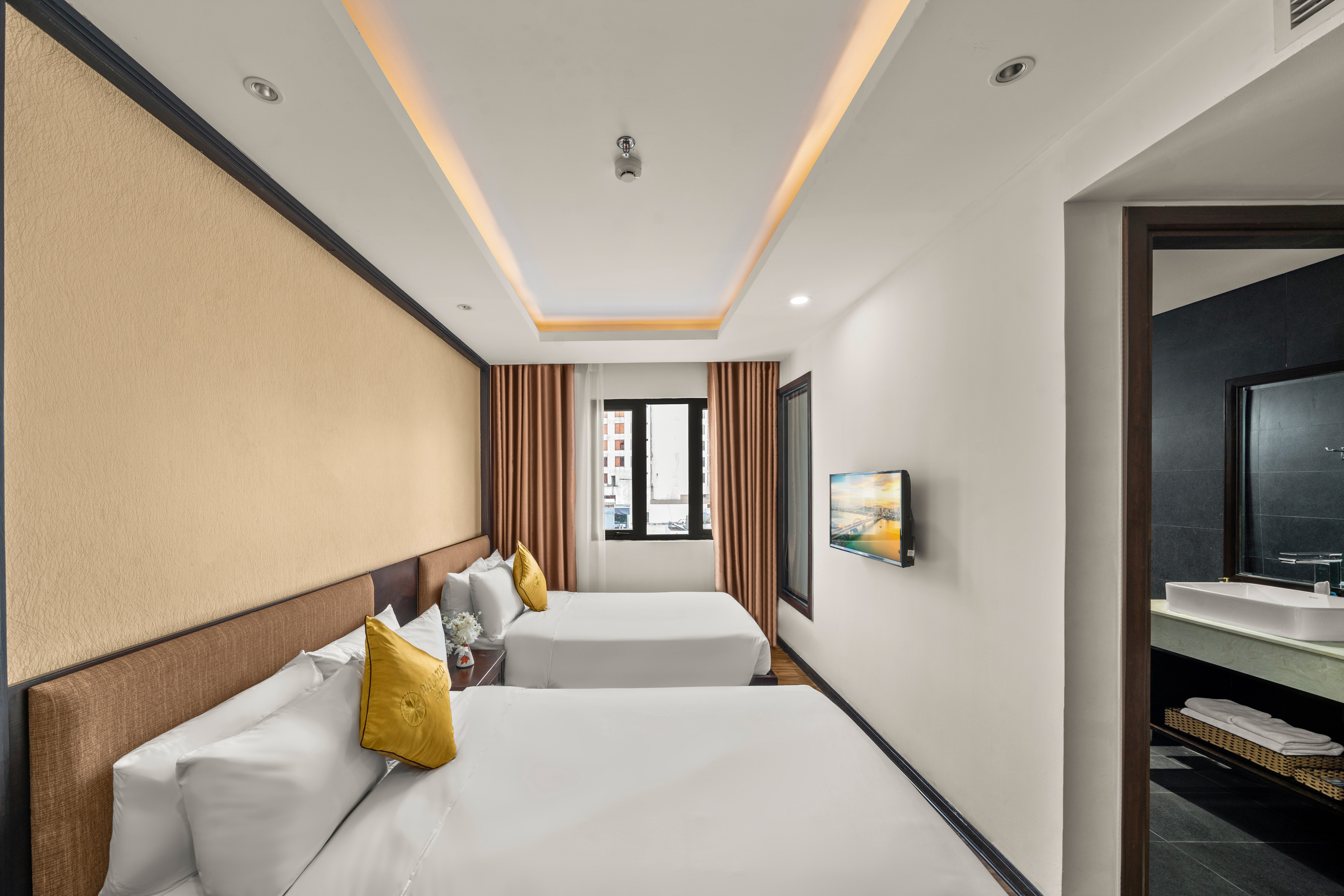 Twin Deluxe Two Beds