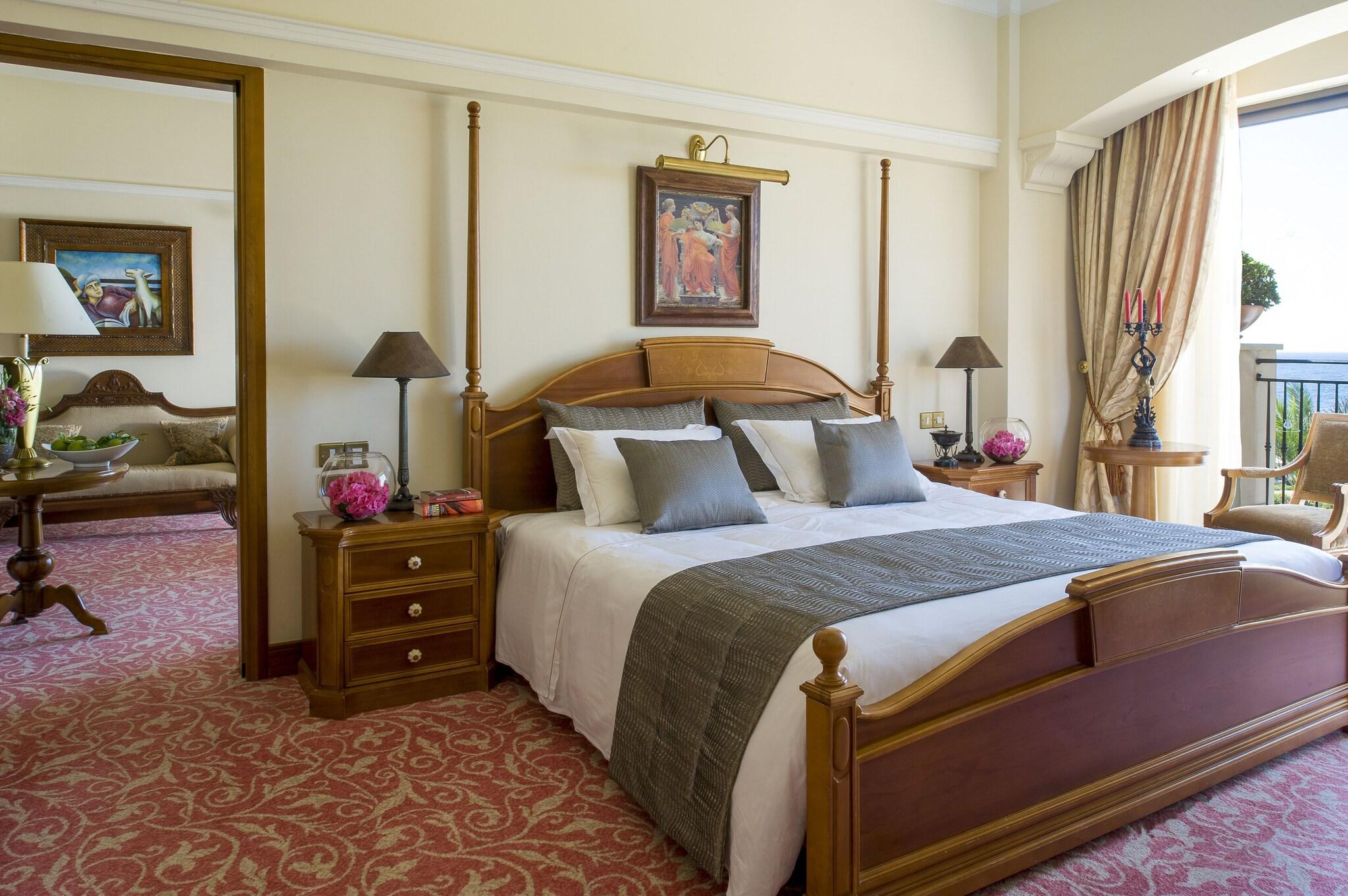 Suite Queen Size Bed